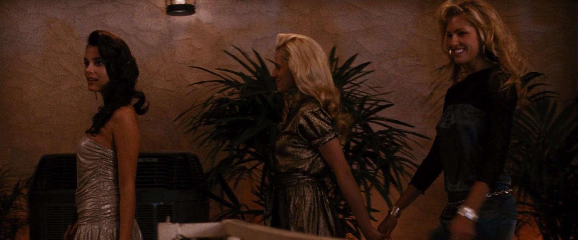Take_Me_Home_Tonight_2011_1080p__03908.jpg