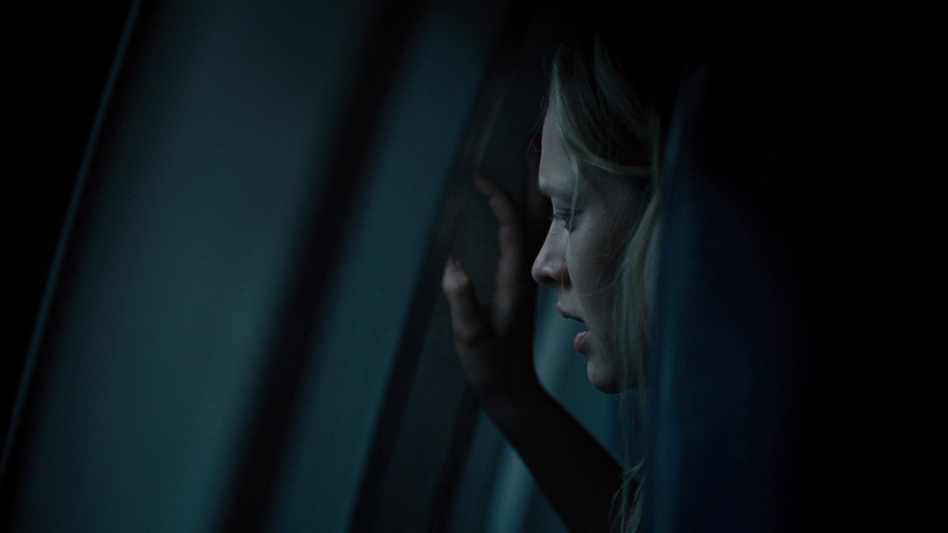 adoringteresap_warmbodies_caps_0101.jpg