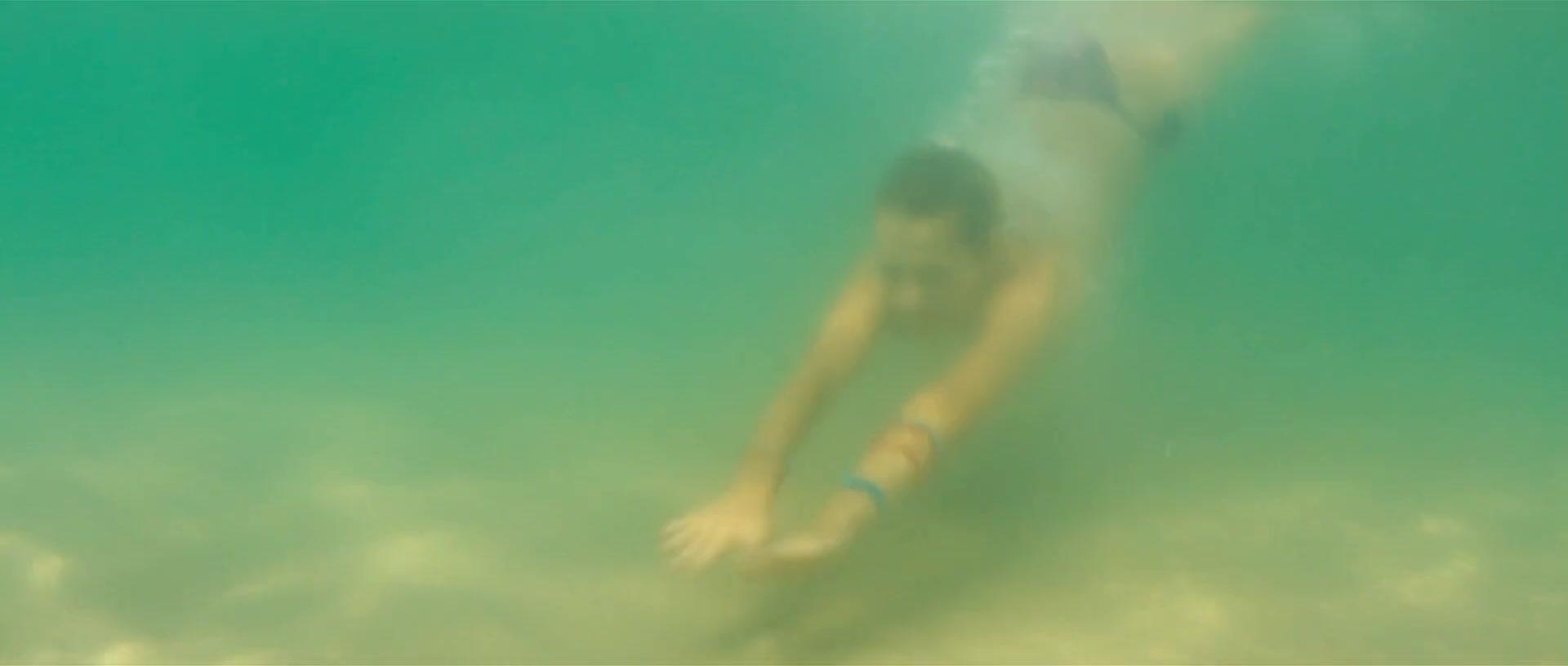 Wish_You_Were_Here_2012_1080p_ATP_05609.jpg Wish_You_Were_Here_2012_1080p_ATP_05609.jpg