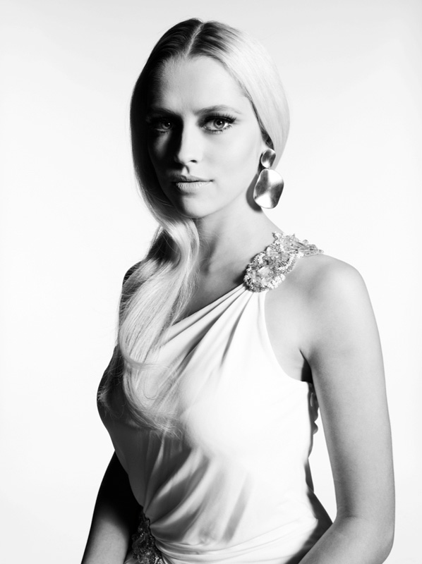adoringteresap_hollywoodlifemagazine_02.jpg