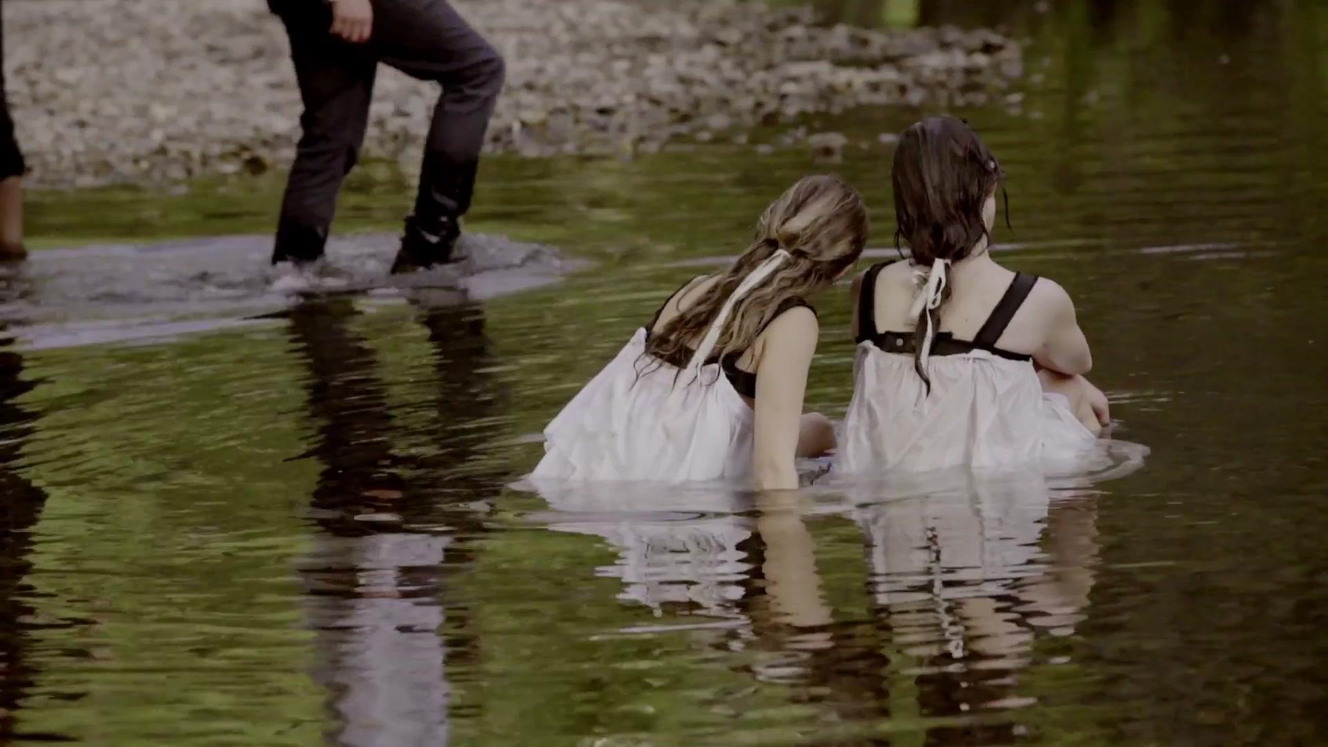 2015_vogueaustralia_000157.jpg