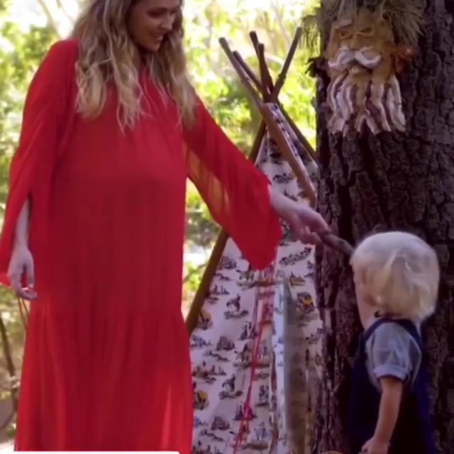 adoringterep_davidjonesmothersday_2019_video__000028.jpg