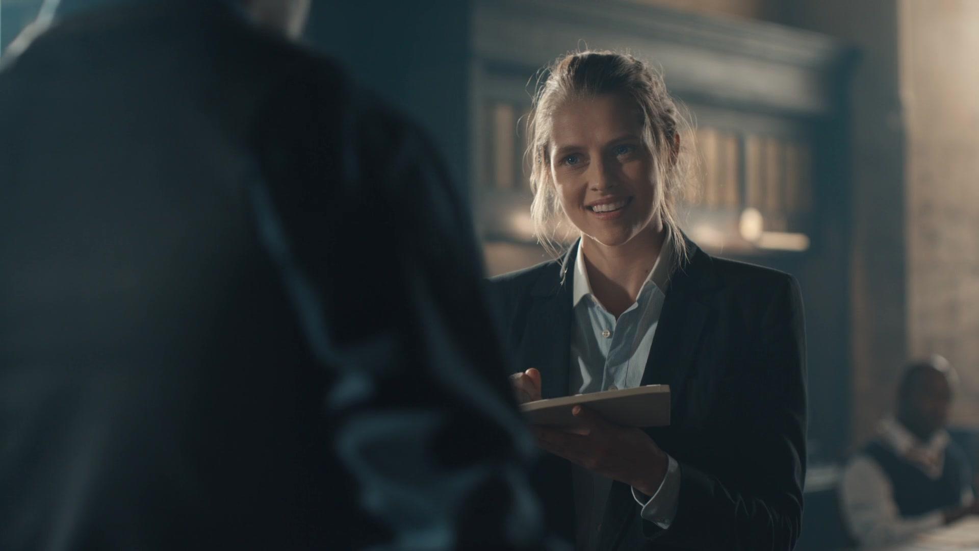 A_Discovery_of_Witches_S01E01_1080p_ATP_1057.jpg