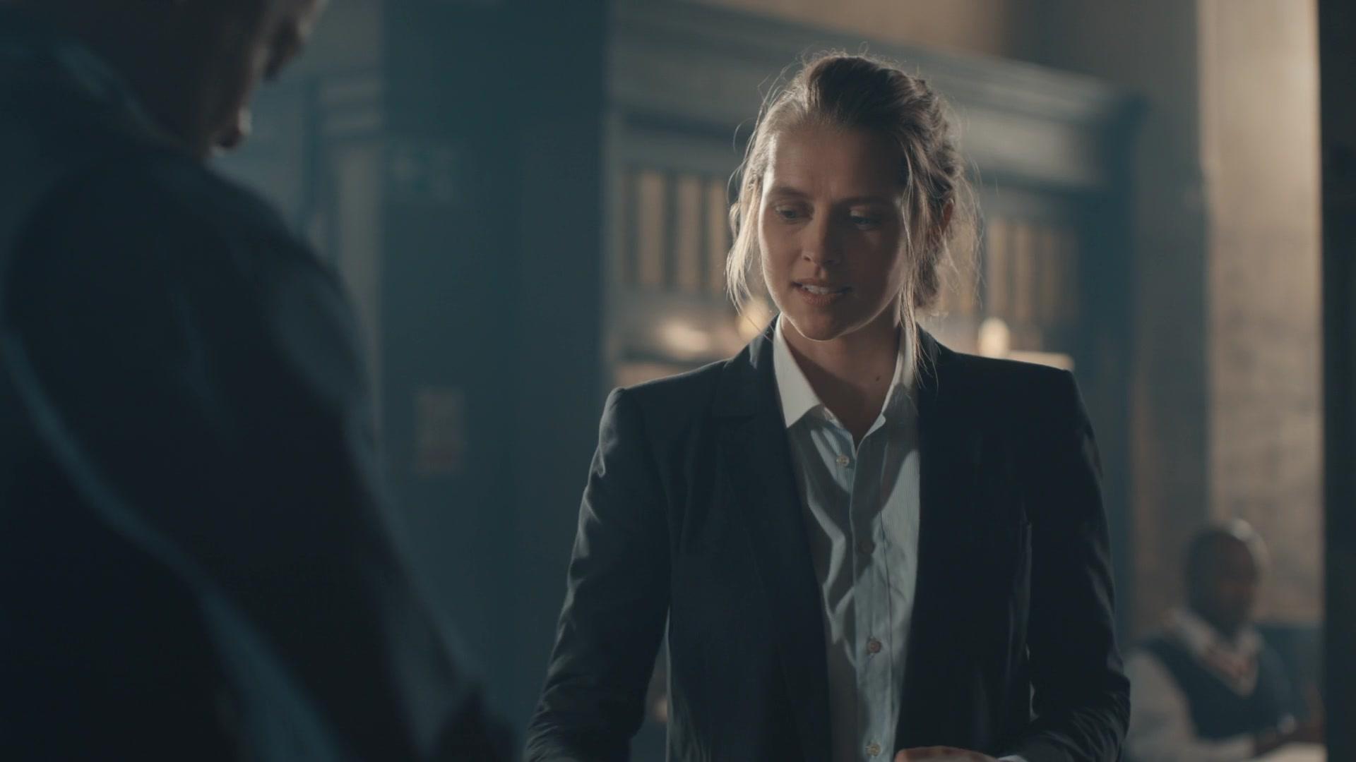 A_Discovery_of_Witches_S01E01_1080p_ATP_1076.jpg A_Discovery_of_Witches_S01E01_1080p_ATP_1076.jpg