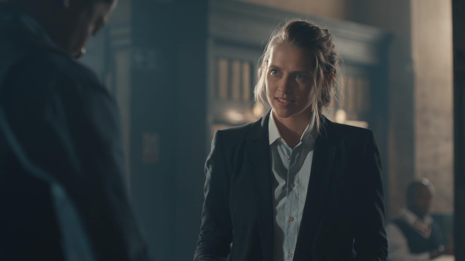 A_Discovery_of_Witches_S01E01_1080p_ATP_1077.jpg A_Discovery_of_Witches_S01E01_1080p_ATP_1077.jpg
