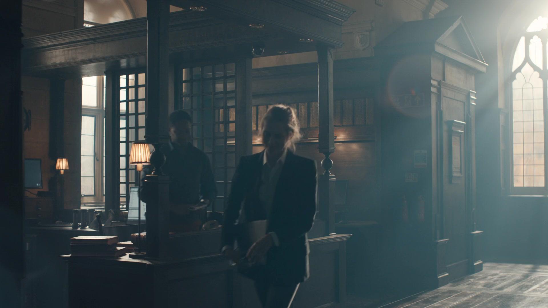 A_Discovery_of_Witches_S01E01_1080p_ATP_1085.jpg