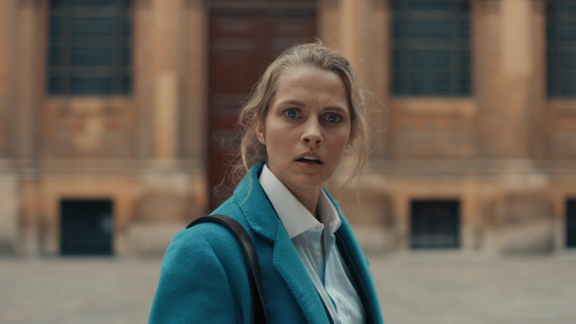 A_Discovery_of_Witches_S01E01_1080p_ATP_1884.jpg