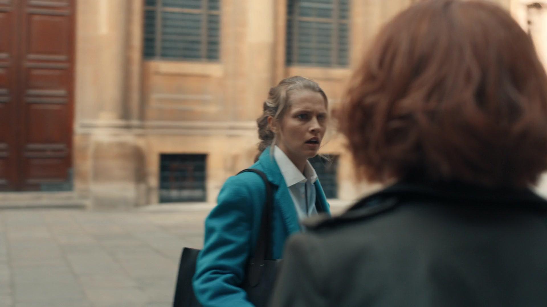 A_Discovery_of_Witches_S01E01_1080p_ATP_1957.jpg