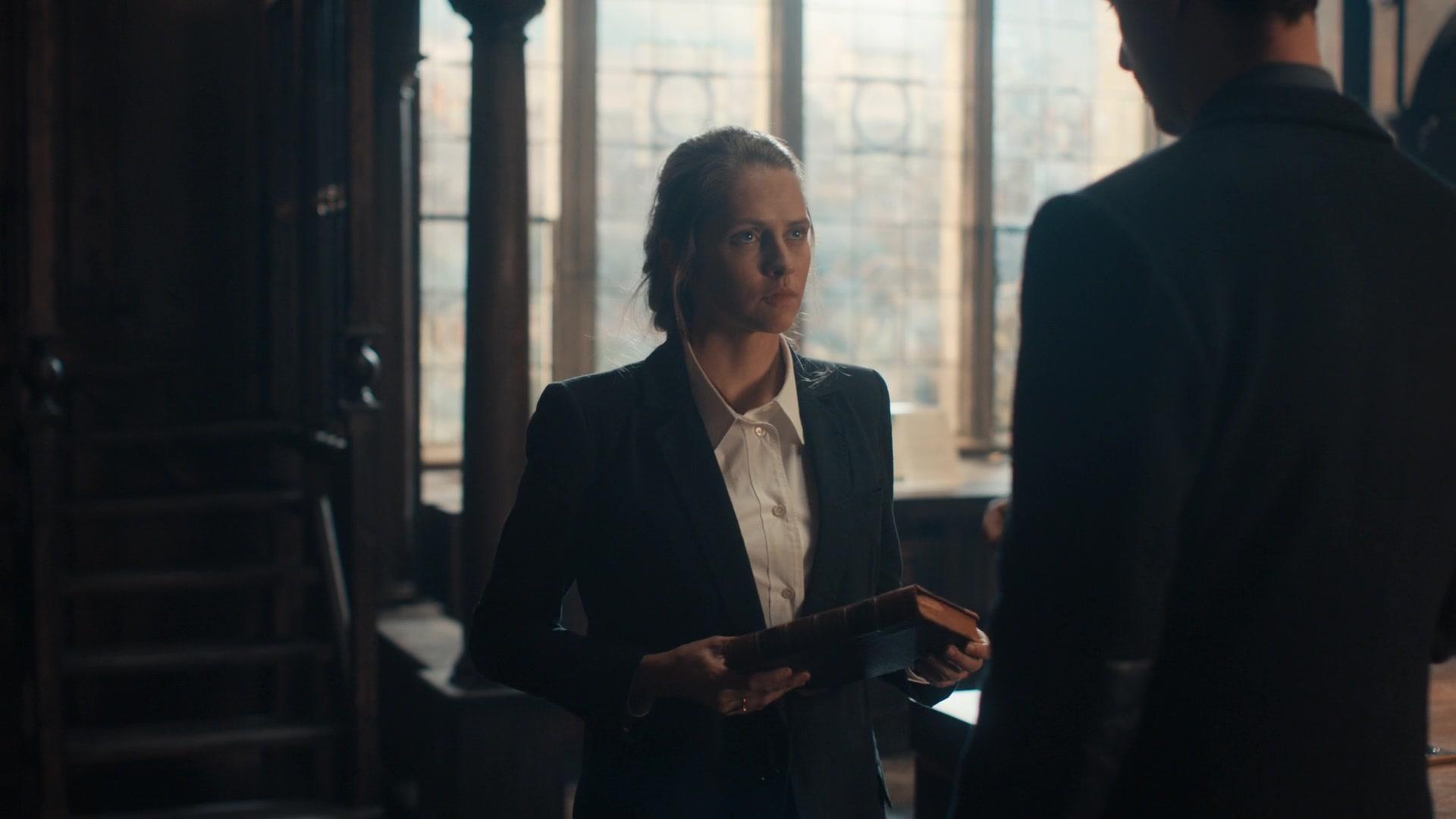 A_Discovery_of_Witches_S01E01_1080p_ATP_3715.jpg