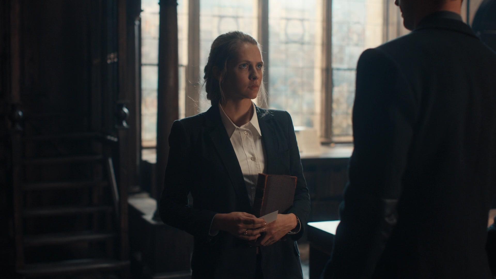 A_Discovery_of_Witches_S01E01_1080p_ATP_3822.jpg