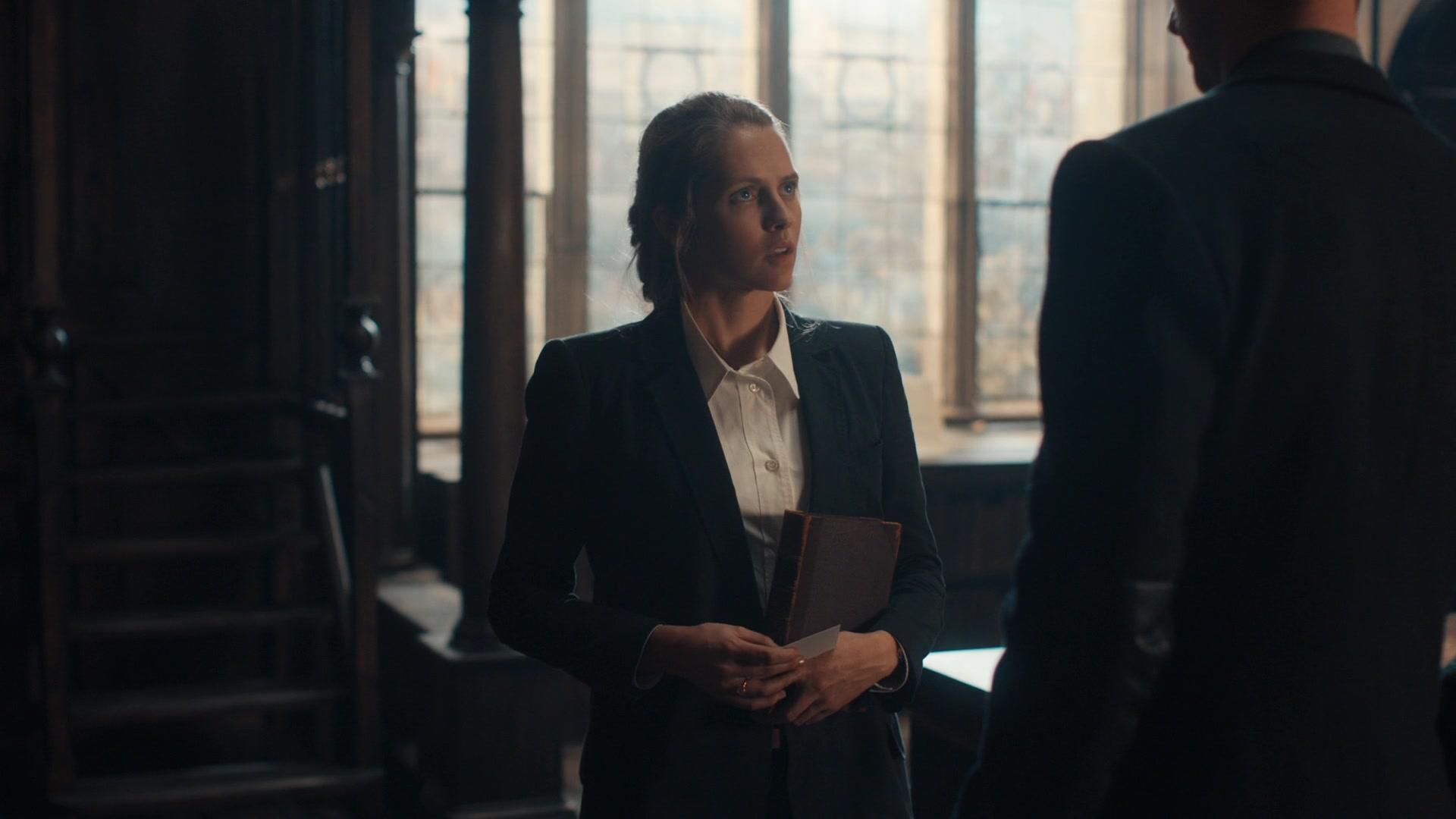 A_Discovery_of_Witches_S01E01_1080p_ATP_3826.jpg