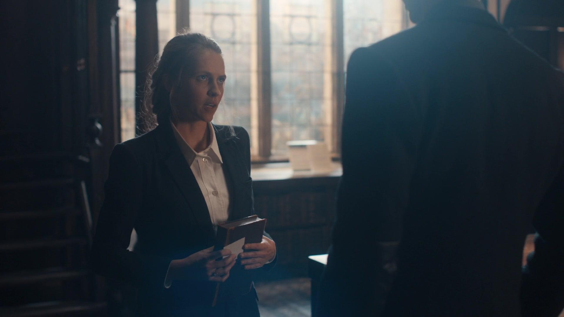 A_Discovery_of_Witches_S01E01_1080p_ATP_3861.jpg