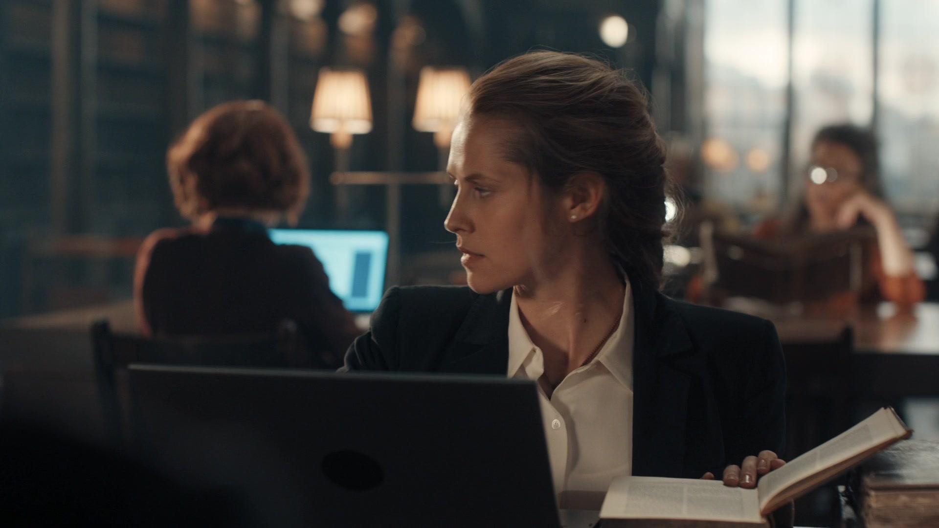 A_Discovery_of_Witches_S01E01_1080p_ATP_5311.jpg