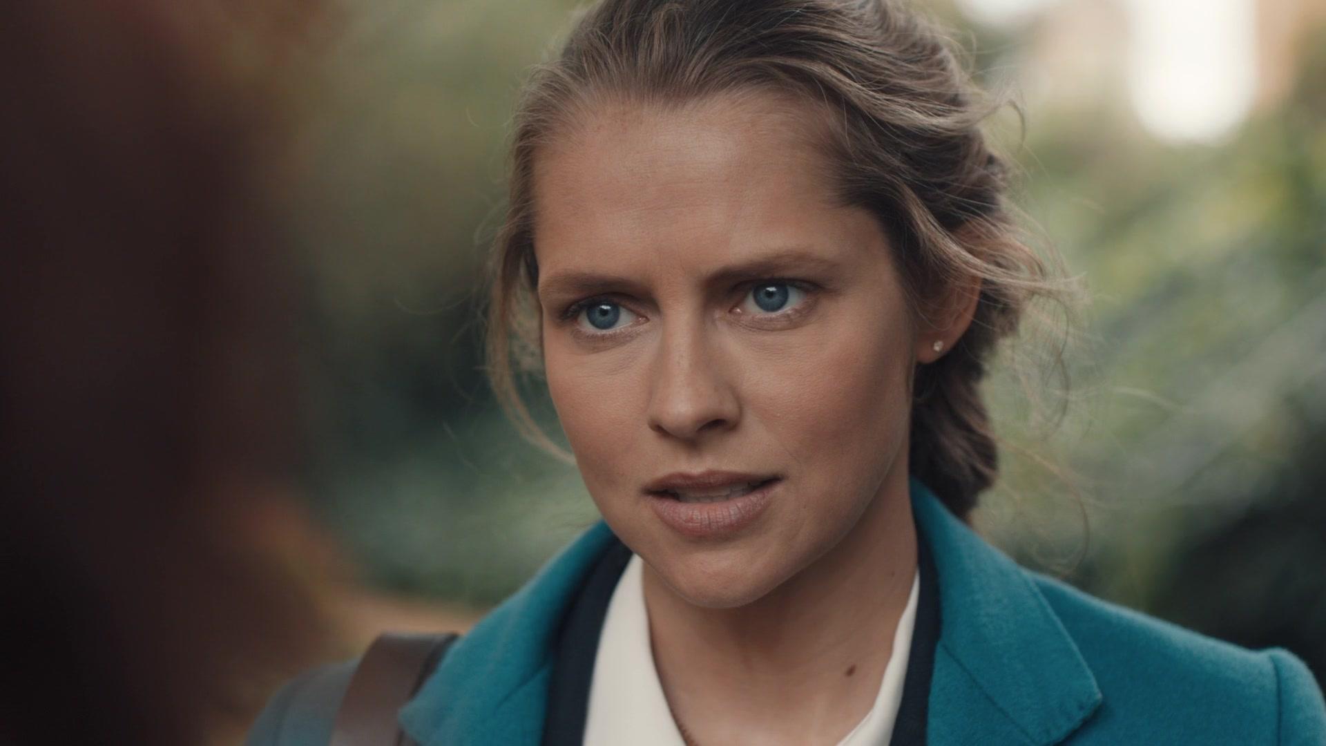 A_Discovery_of_Witches_S01E01_1080p_ATP_5469.jpg