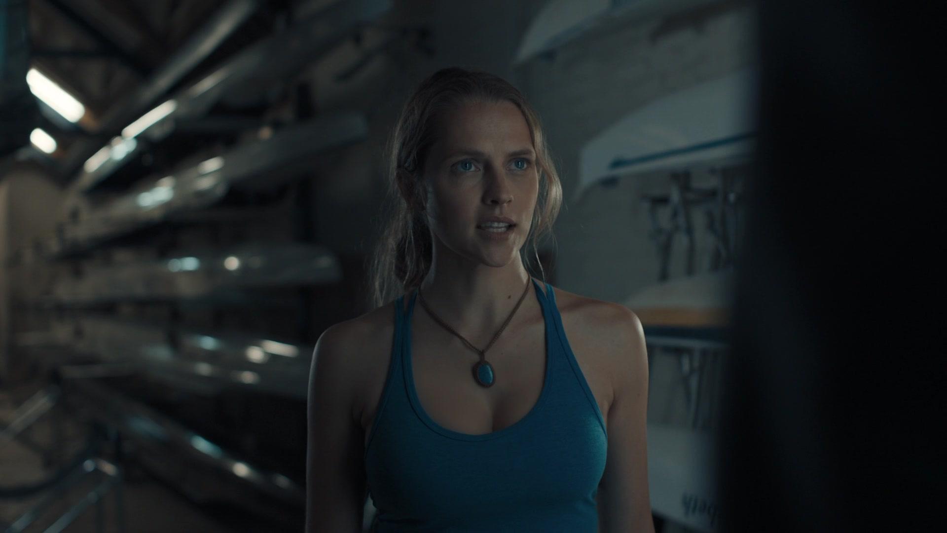 A_Discovery_of_Witches_S01E01_1080p_ATP_6175.jpg