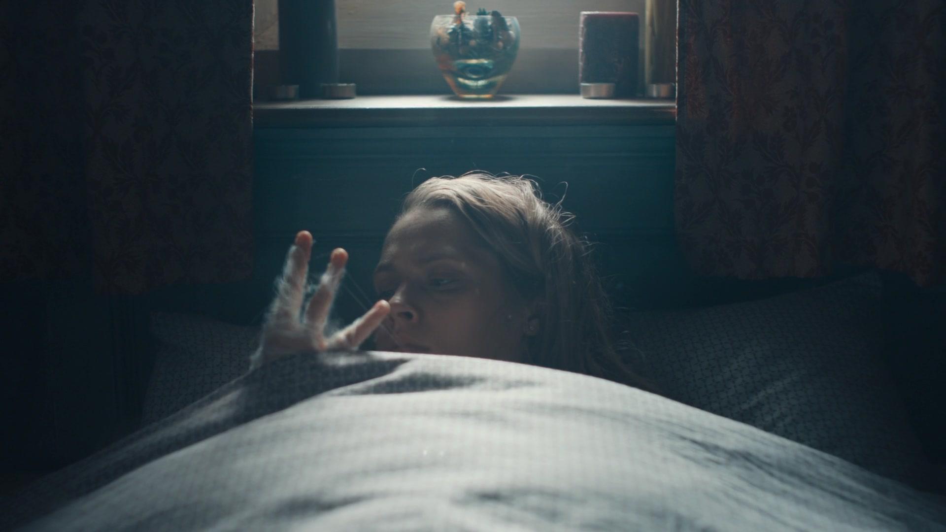 A_Discovery_of_Witches_S01E02_1080p_ATP_0745.jpg