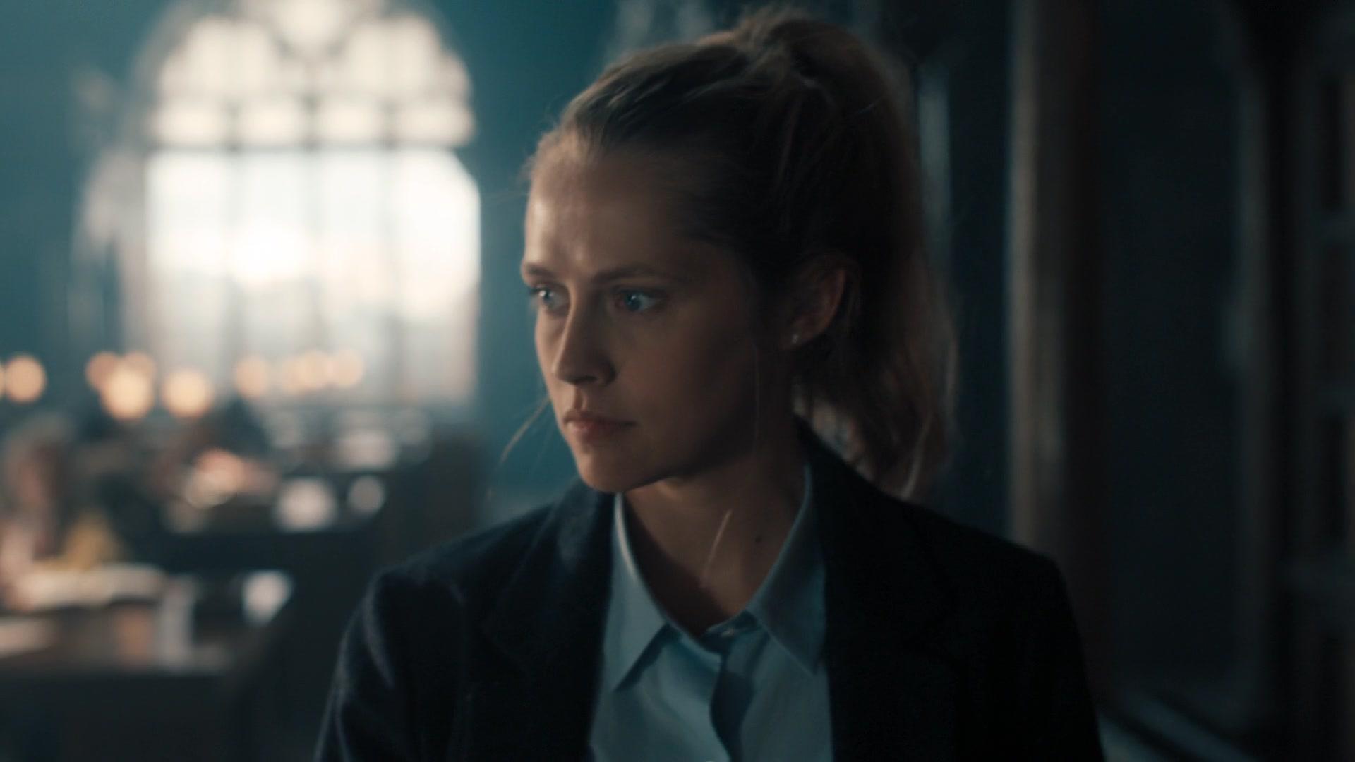 A_Discovery_of_Witches_S01E02_1080p_ATP_1387.jpg