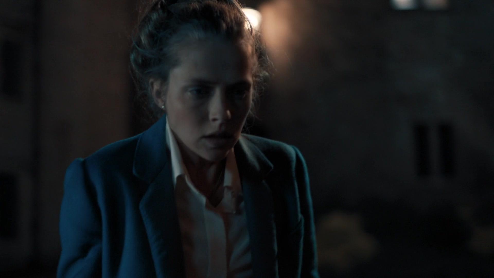 A_Discovery_of_Witches_S01E02_1080p_ATP_4233.jpg