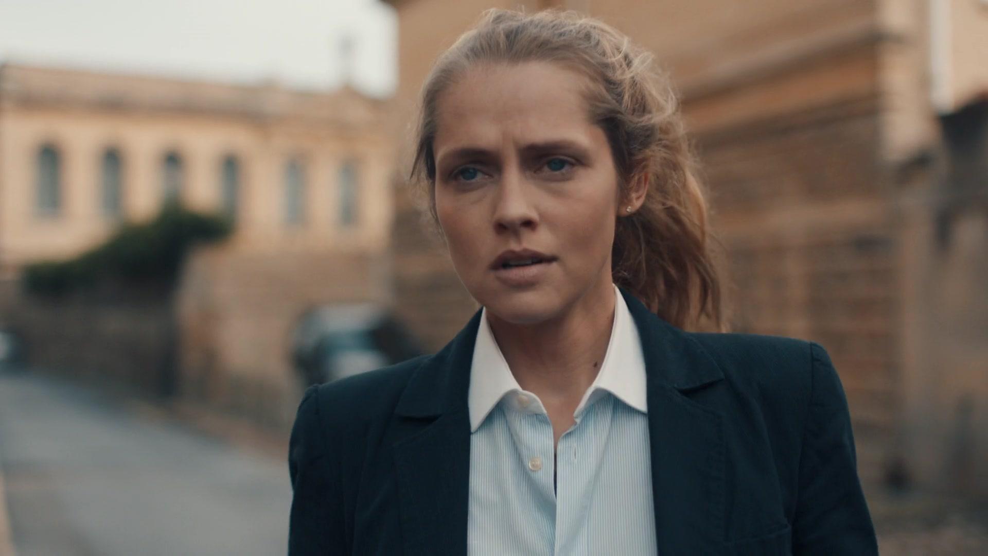 A_Discovery_of_Witches_S01E02_1080p_ATP_4483.jpg