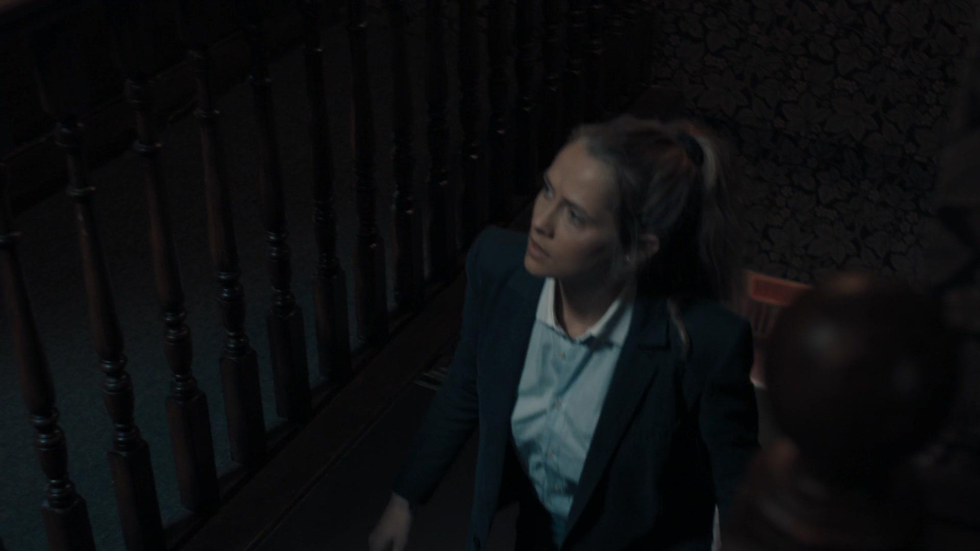 A_Discovery_of_Witches_S01E02_1080p_ATP_4650.jpg