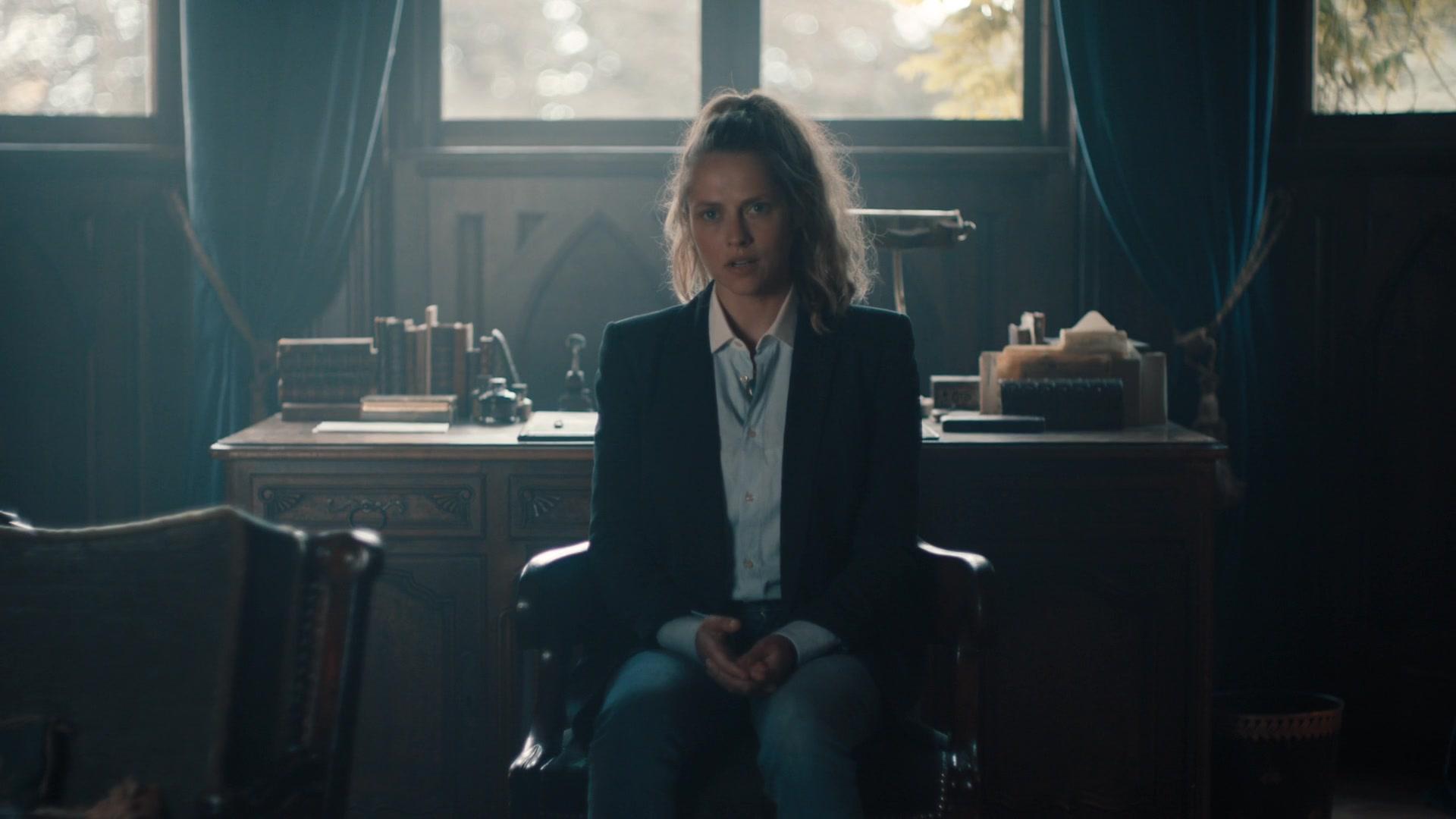 A_Discovery_of_Witches_S01E02_1080p_ATP_4811.jpg