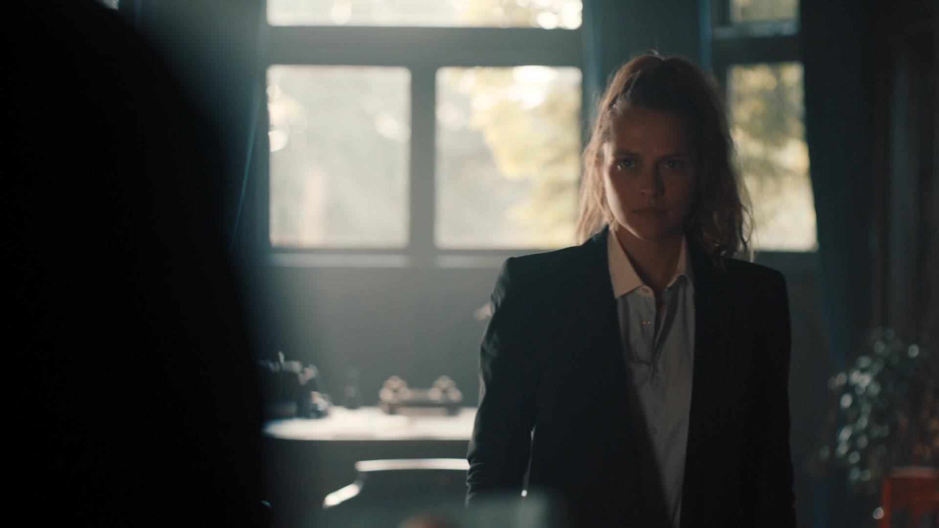 A_Discovery_of_Witches_S01E02_1080p_ATP_5017.jpg A_Discovery_of_Witches_S01E02_1080p_ATP_5017.jpg