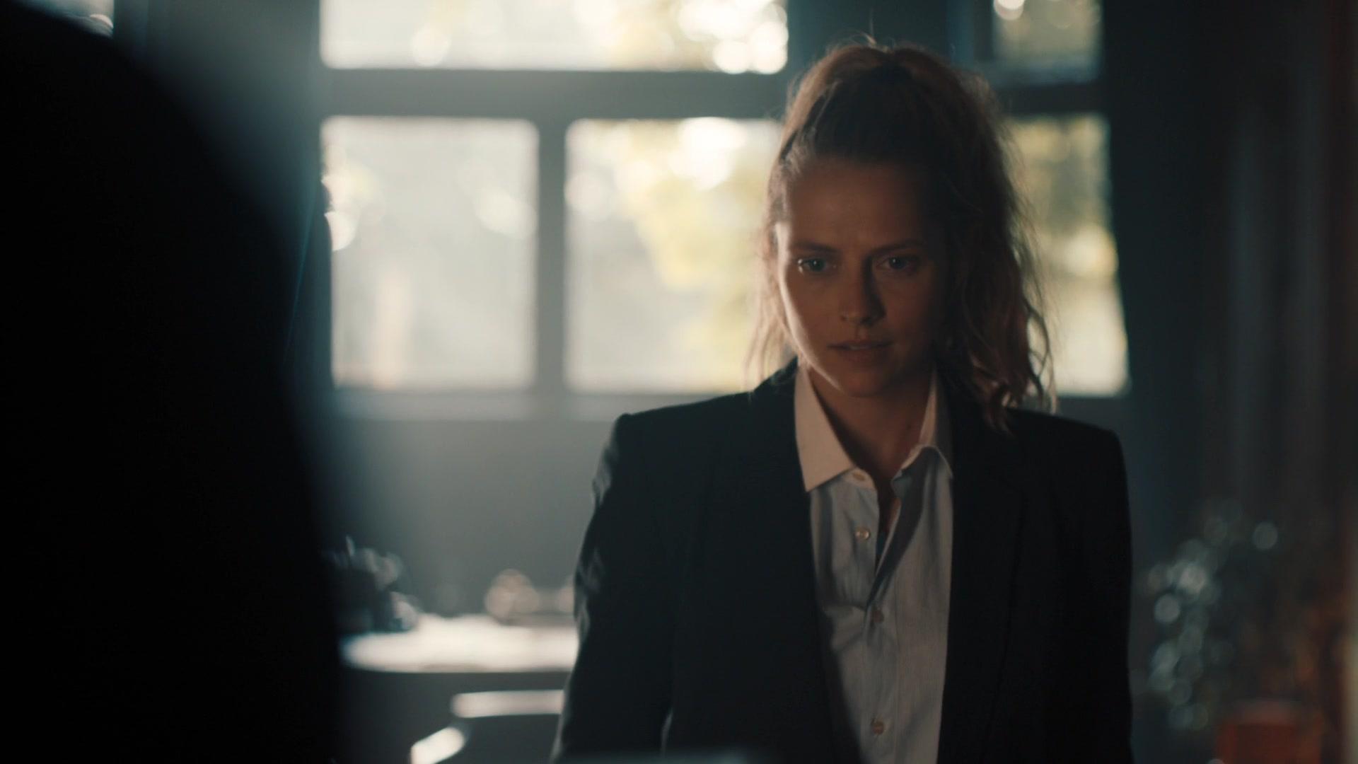A_Discovery_of_Witches_S01E02_1080p_ATP_5021.jpg