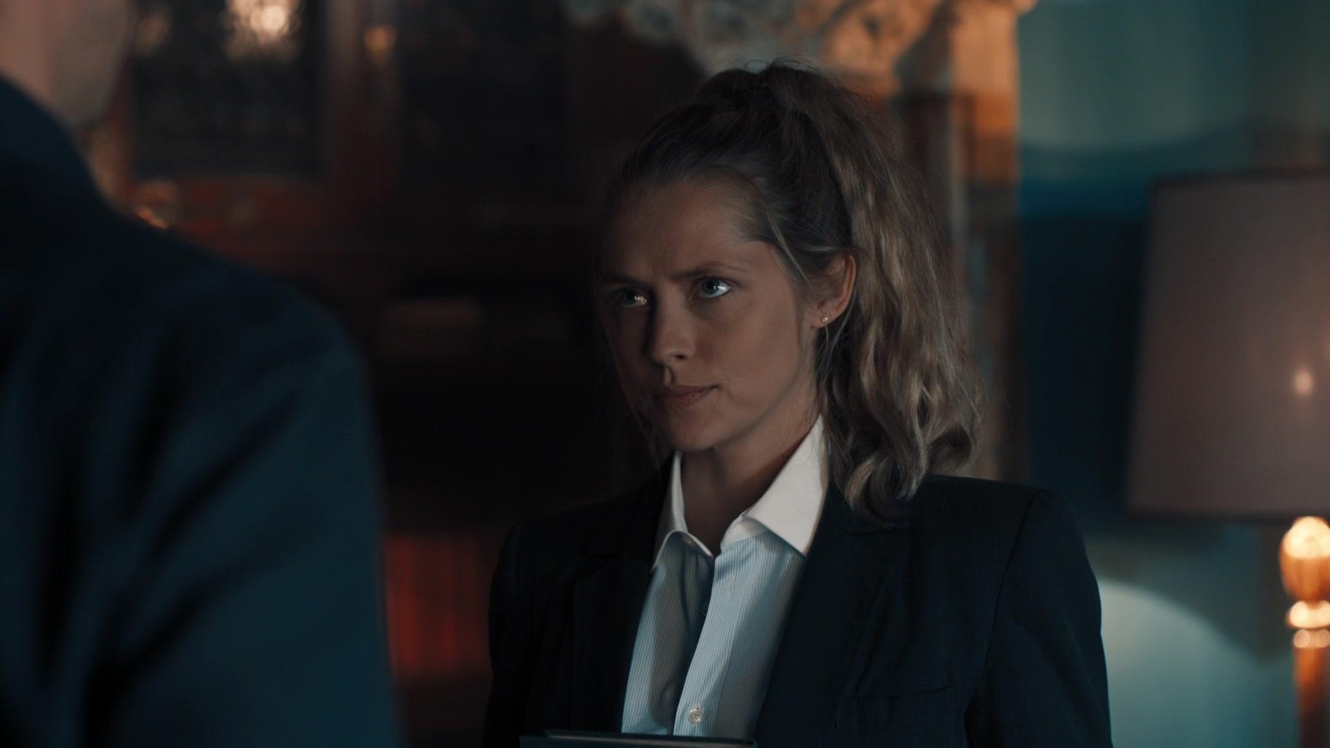 A_Discovery_of_Witches_S01E02_1080p_ATP_5235.jpg