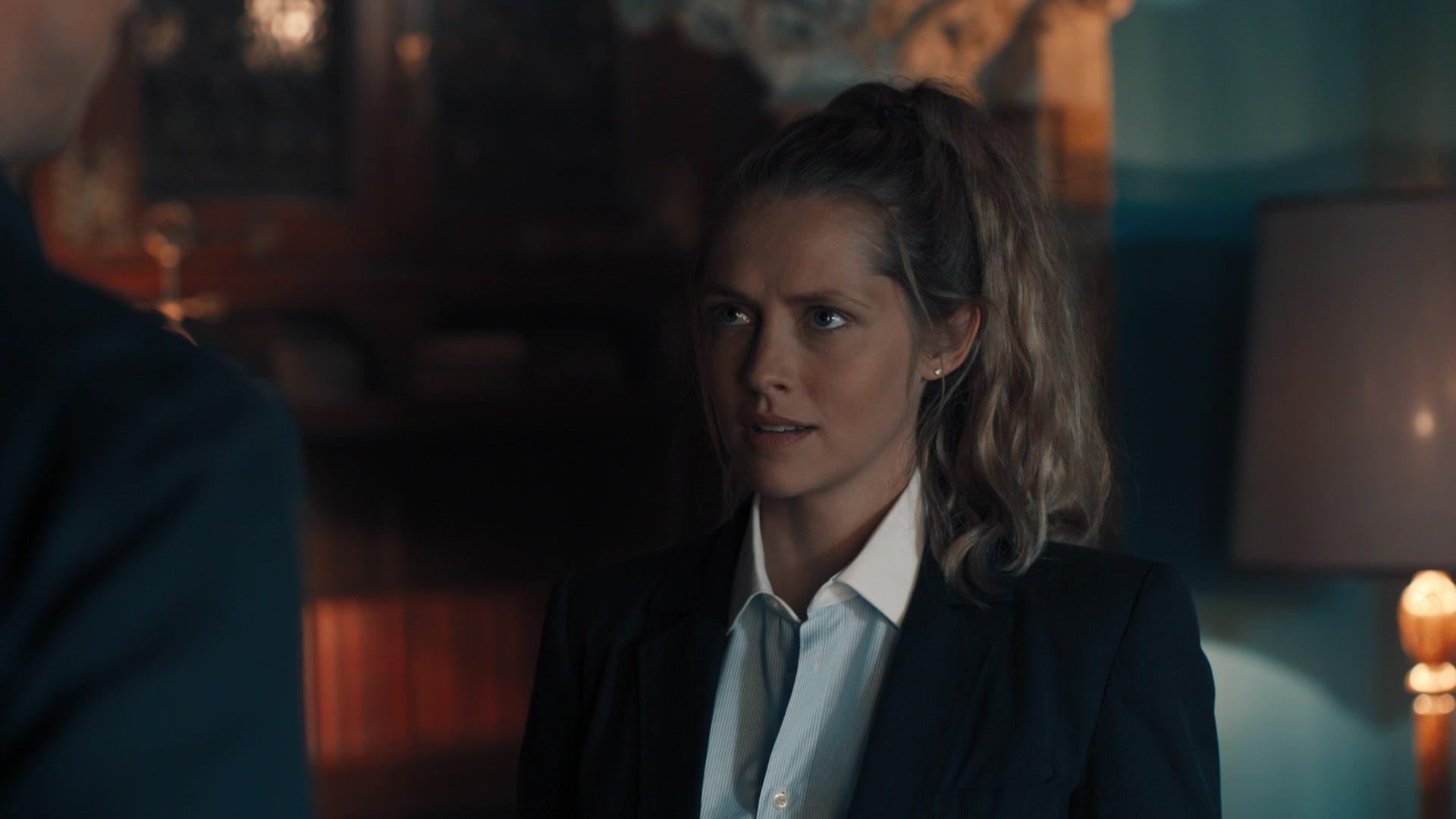 A_Discovery_of_Witches_S01E02_1080p_ATP_5255.jpg