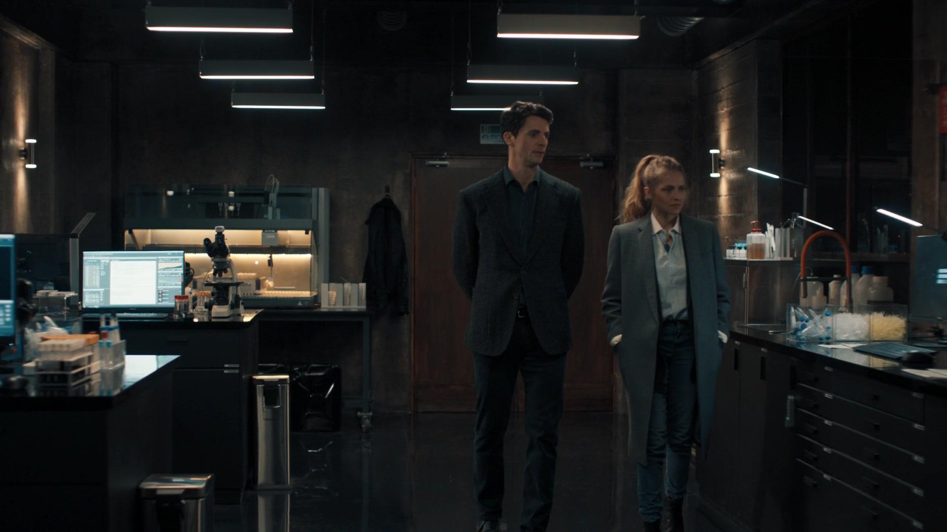A_Discovery_of_Witches_S01E02_1080p_ATP_5367.jpg