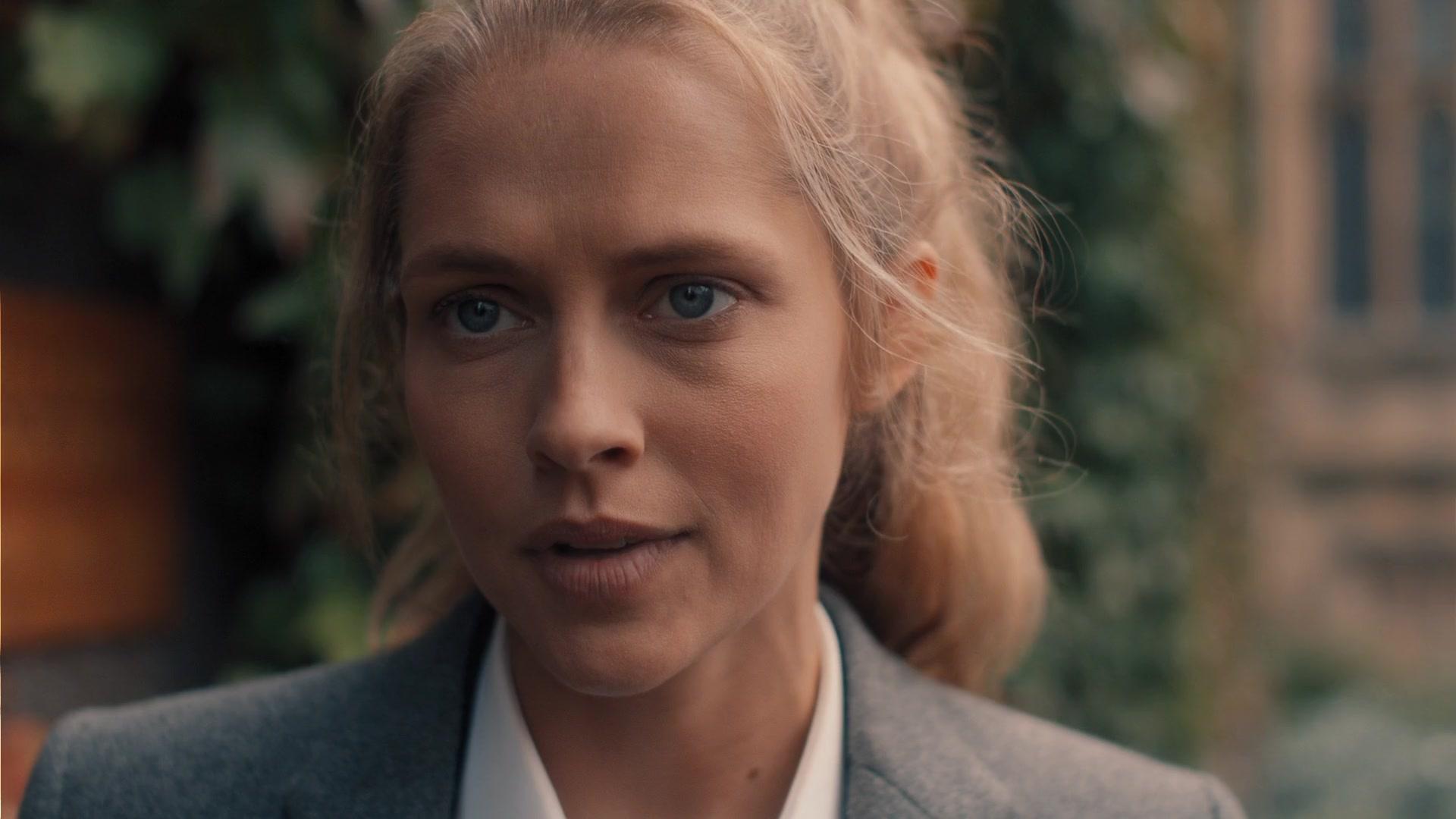A_Discovery_of_Witches_S01E02_1080p_ATP_6107.jpg