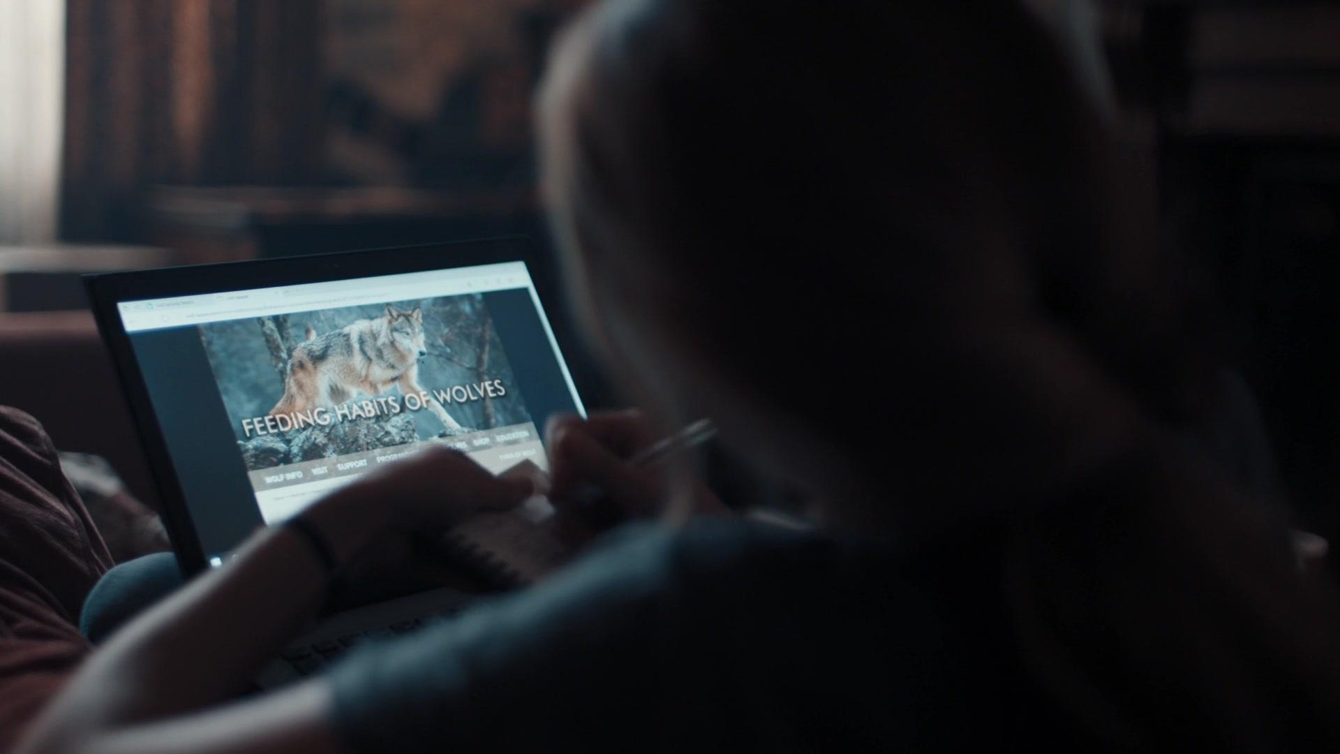 A_Discovery_of_Witches_S01E03_1080p_ATP_1984.jpg