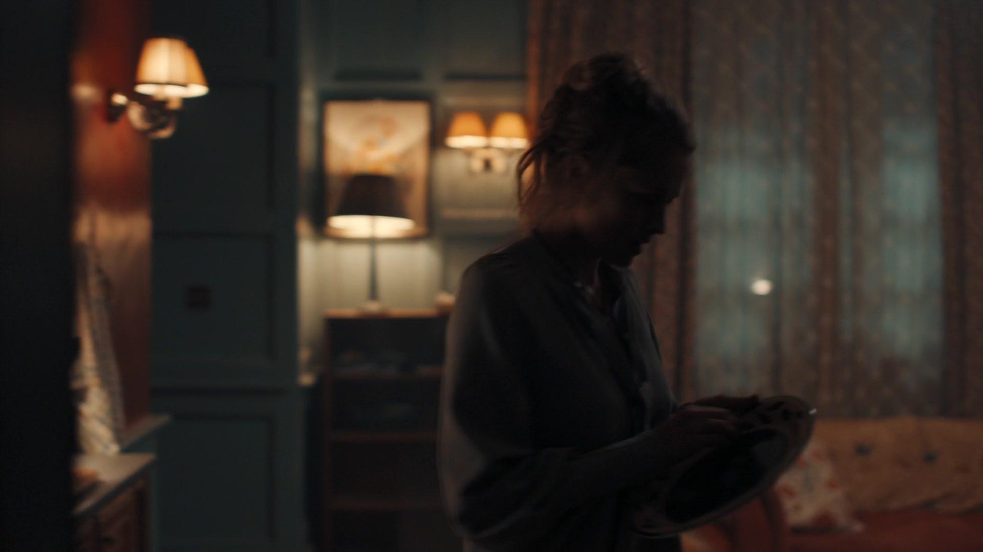 A_Discovery_of_Witches_S01E03_1080p_ATP_3473.jpg