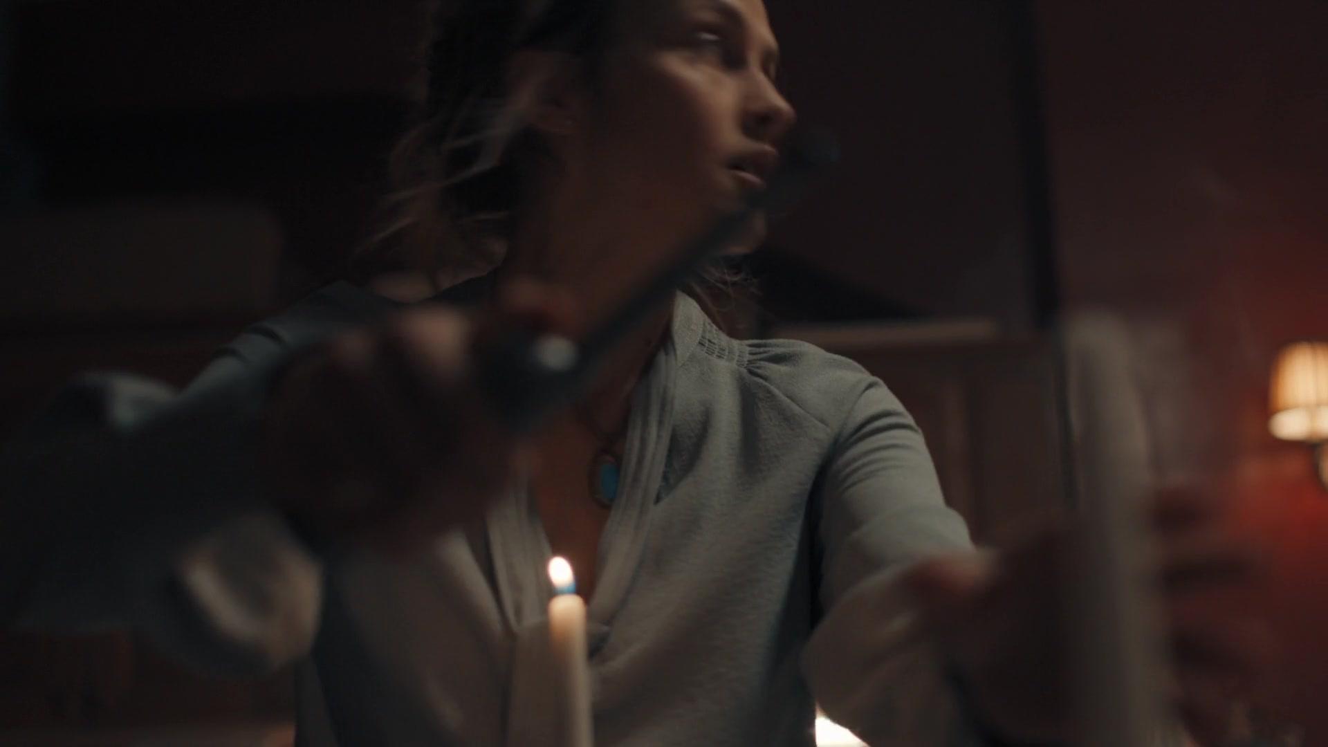 A_Discovery_of_Witches_S01E03_1080p_ATP_3510.jpg