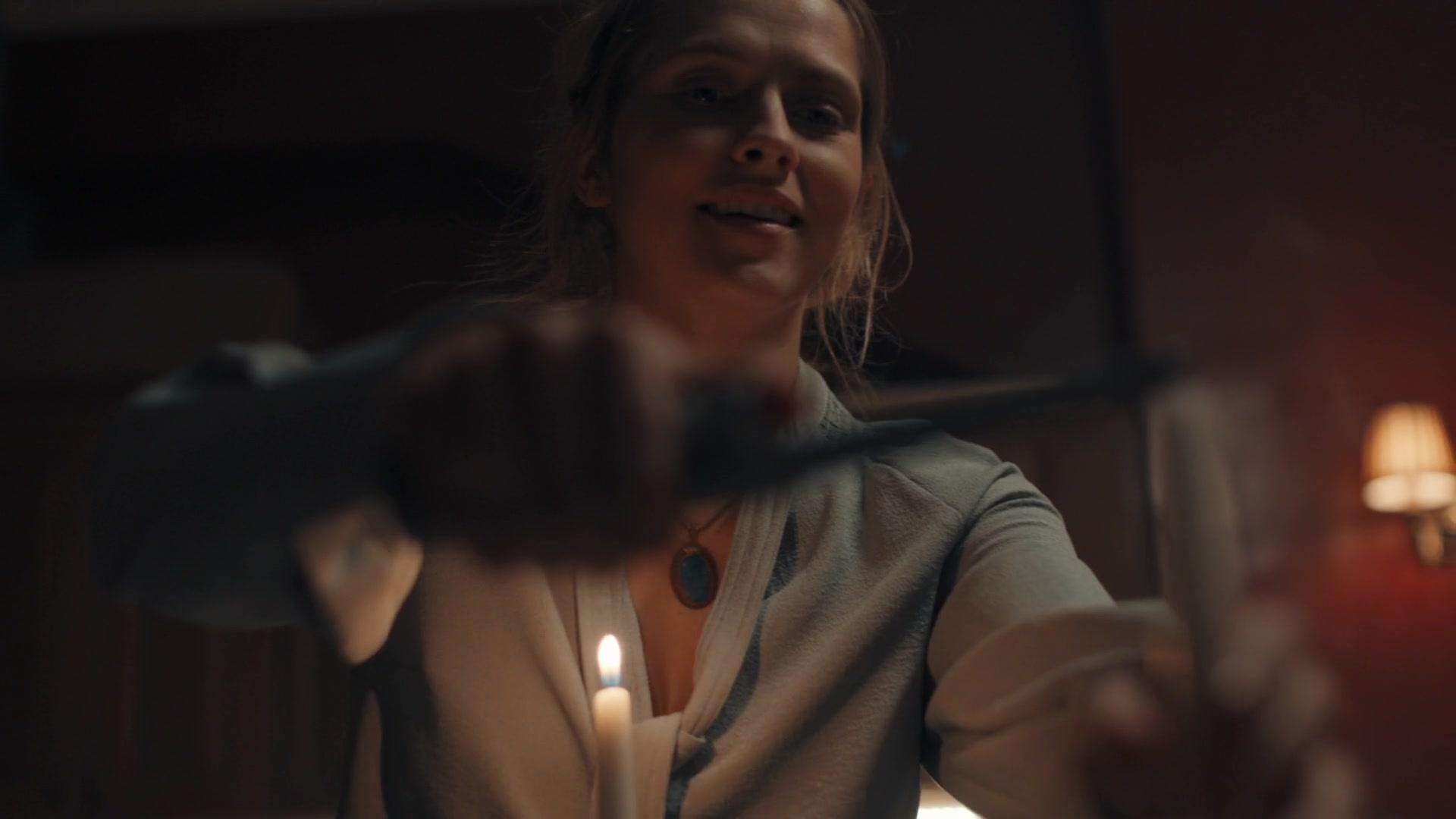 A_Discovery_of_Witches_S01E03_1080p_ATP_3512.jpg