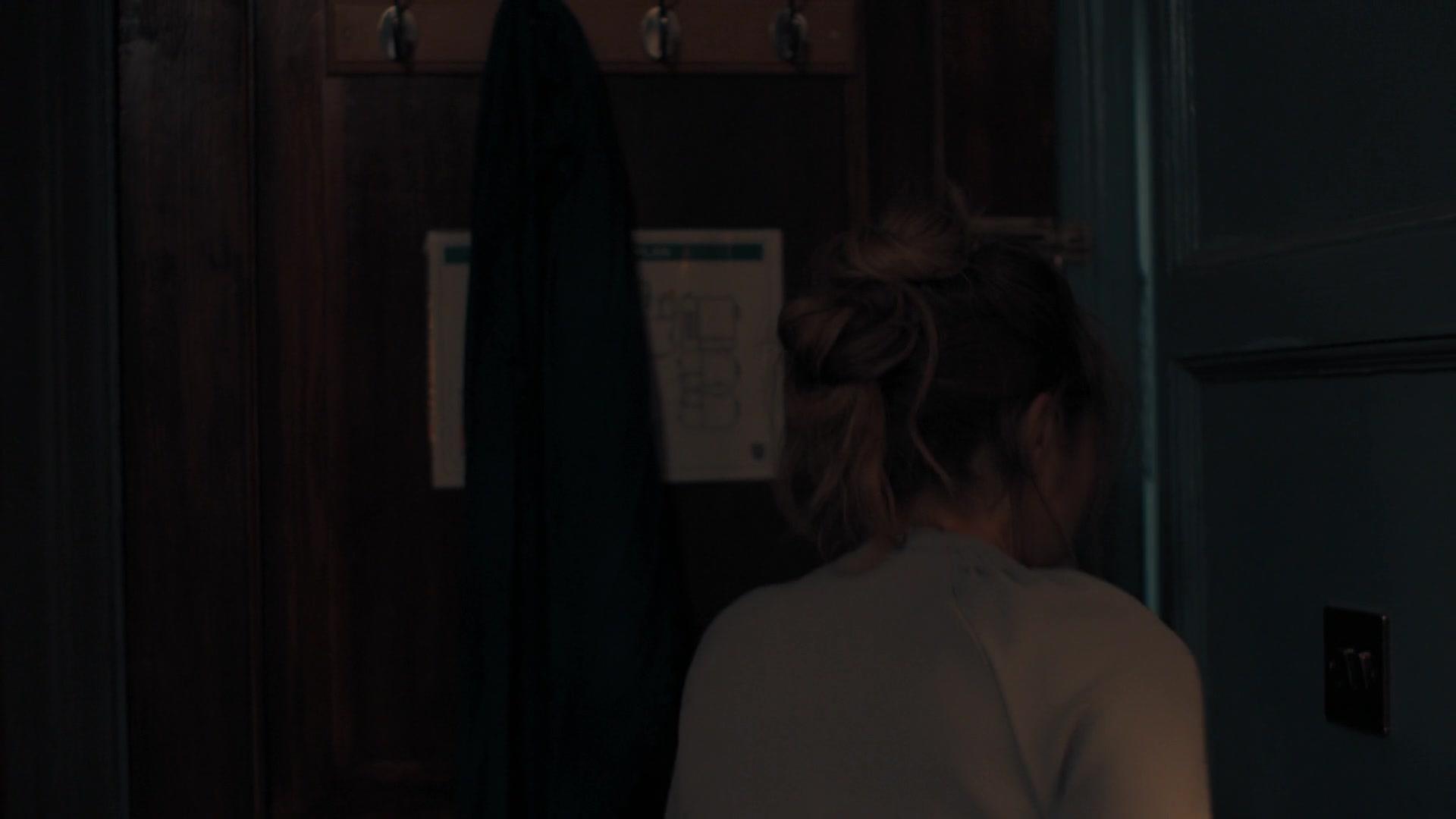 A_Discovery_of_Witches_S01E03_1080p_ATP_3557.jpg A_Discovery_of_Witches_S01E03_1080p_ATP_3557.jpg