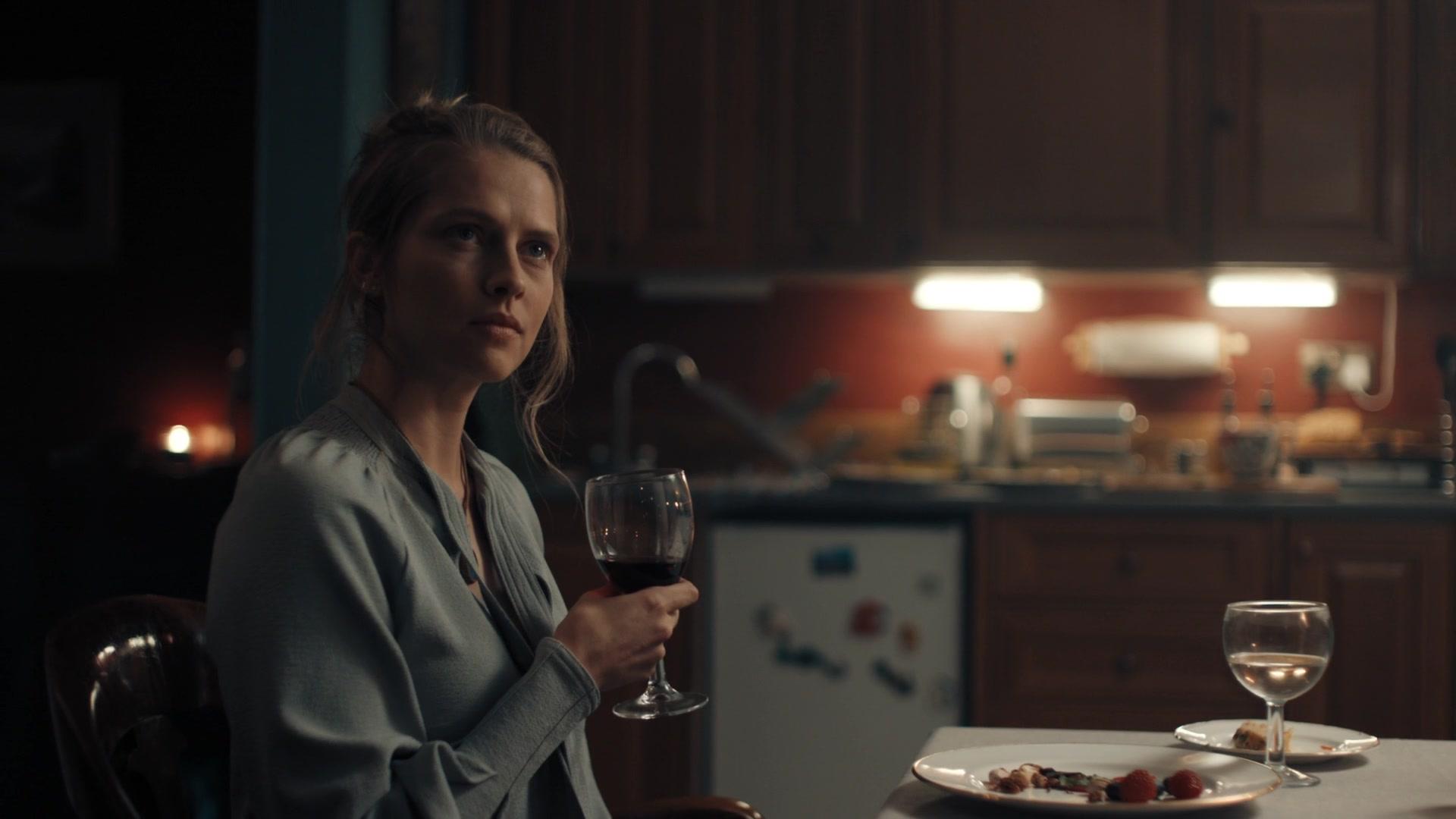 A_Discovery_of_Witches_S01E03_1080p_ATP_4016.jpg