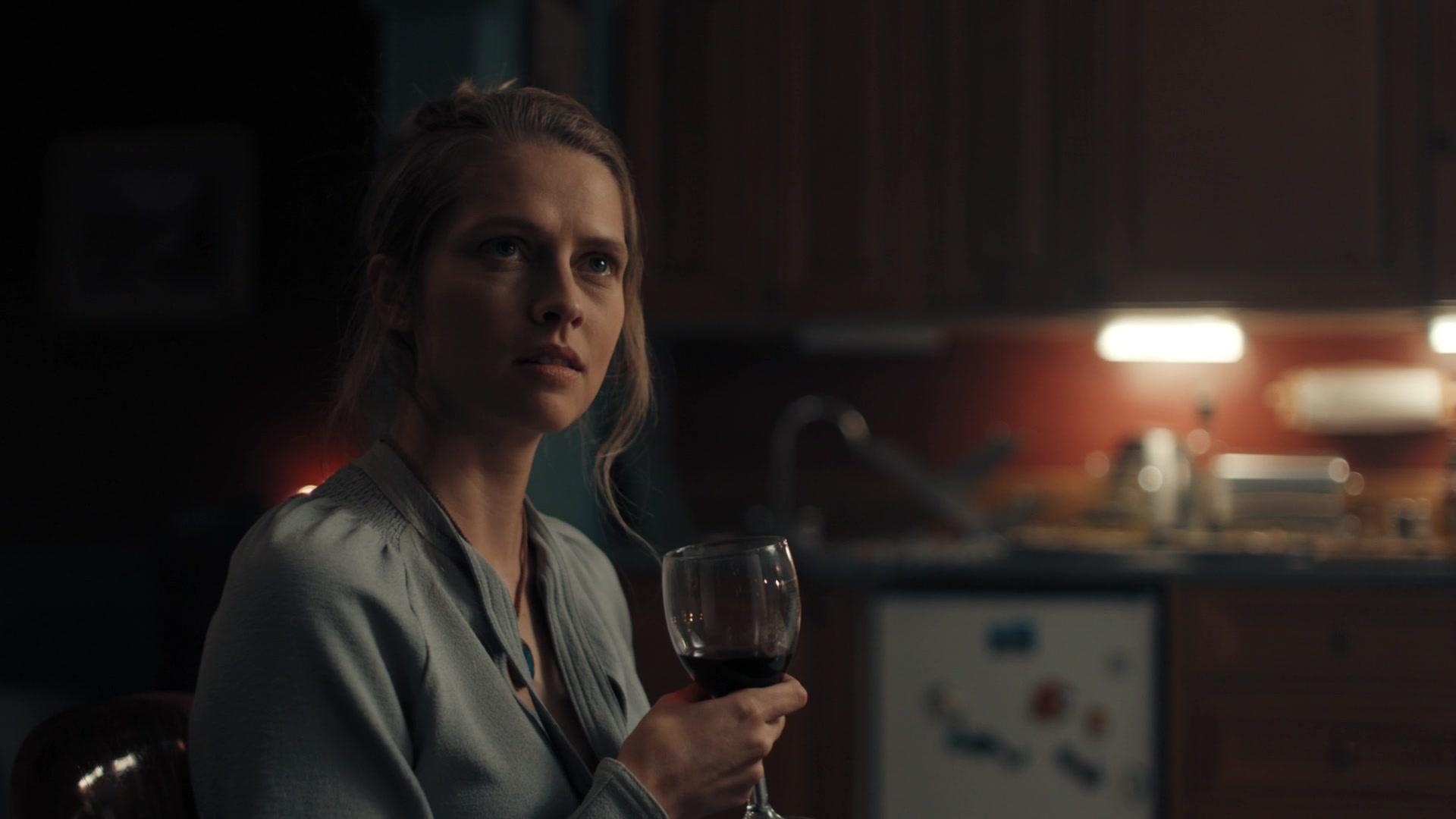 A_Discovery_of_Witches_S01E03_1080p_ATP_4046.jpg A_Discovery_of_Witches_S01E03_1080p_ATP_4046.jpg