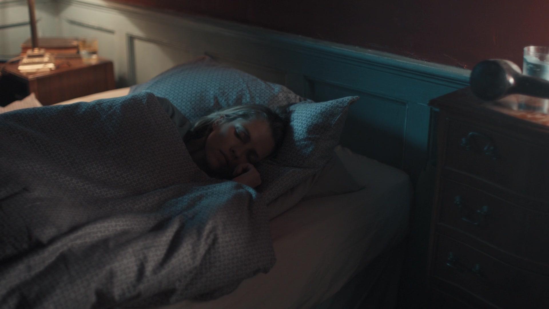 A_Discovery_of_Witches_S01E03_1080p_ATP_5449.jpg