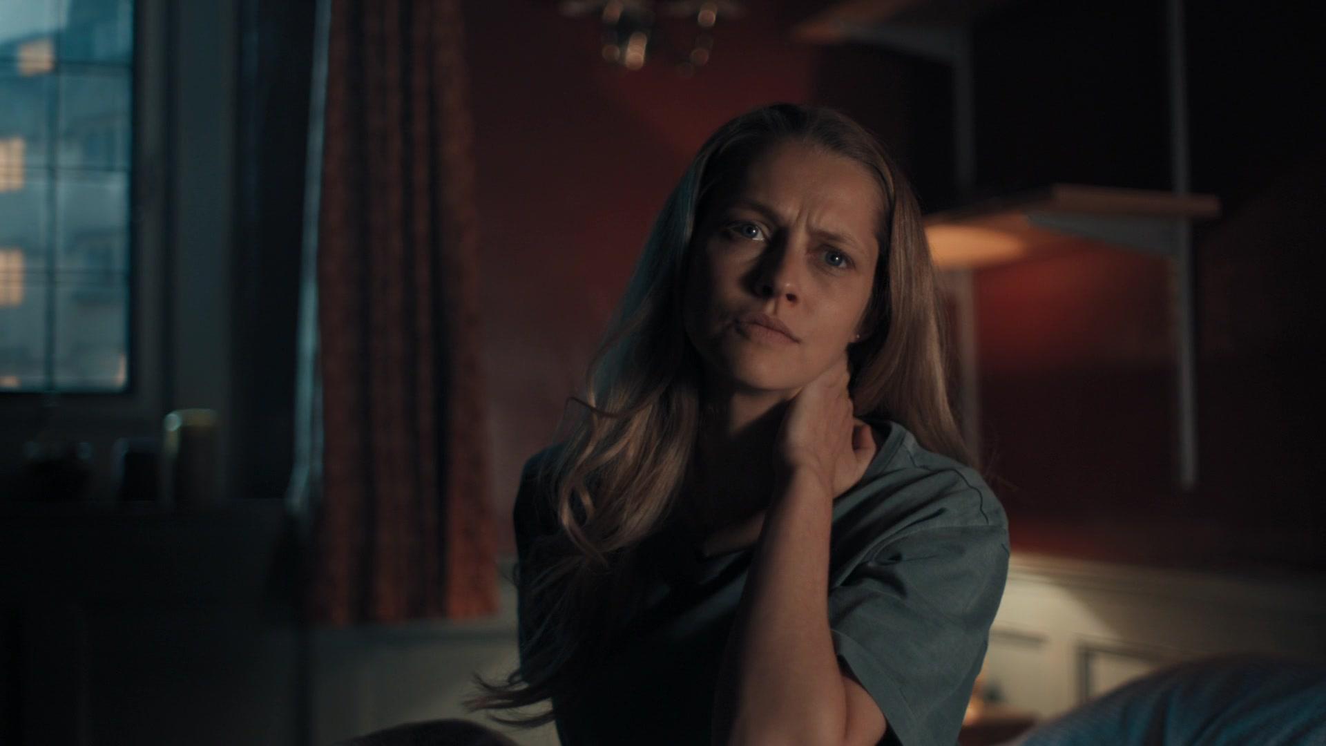 A_Discovery_of_Witches_S01E03_1080p_ATP_5770.jpg