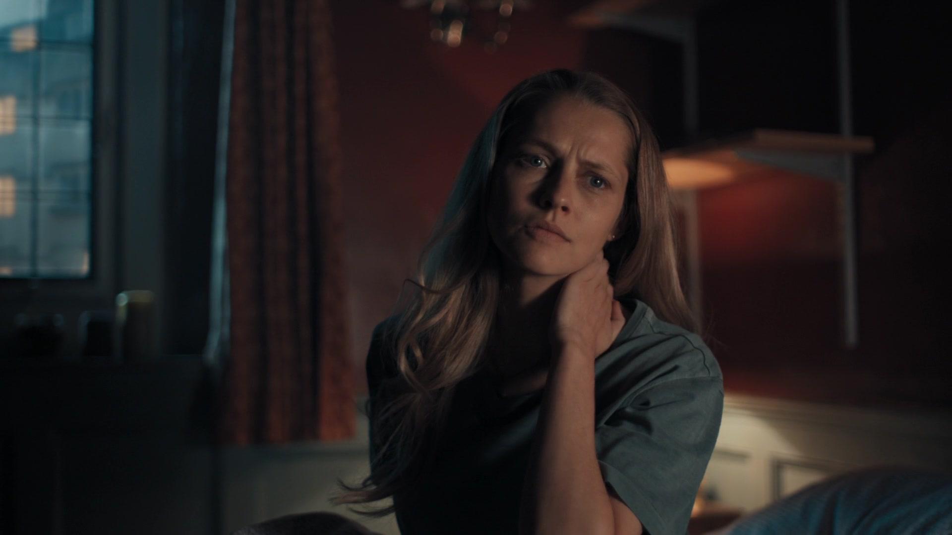 A_Discovery_of_Witches_S01E03_1080p_ATP_5773.jpg