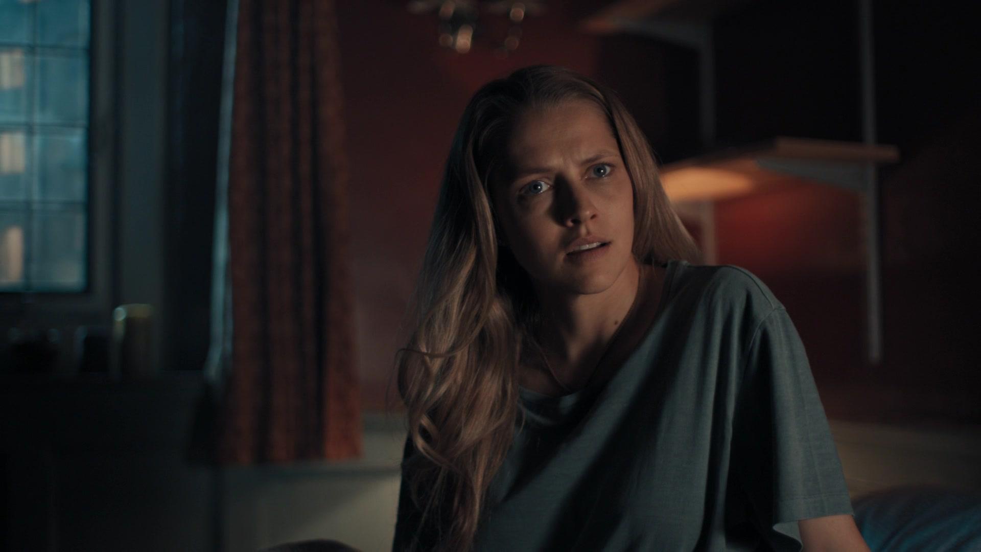 A_Discovery_of_Witches_S01E03_1080p_ATP_5825.jpg