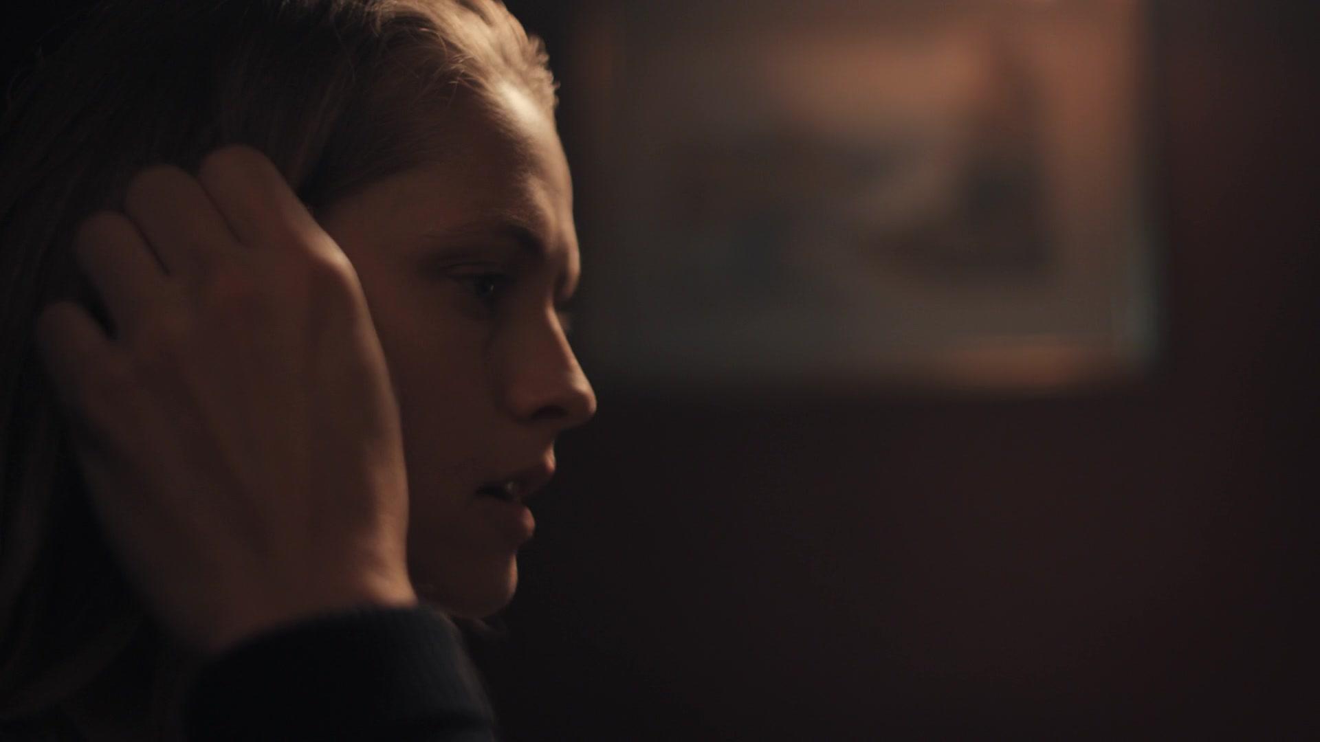 A_Discovery_of_Witches_S01E03_1080p_ATP_5937.jpg