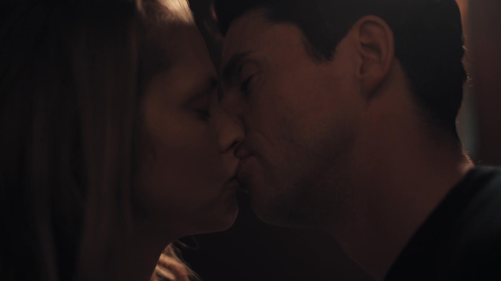 A_Discovery_of_Witches_S01E03_1080p_ATP_5995.jpg A_Discovery_of_Witches_S01E03_1080p_ATP_5995.jpg