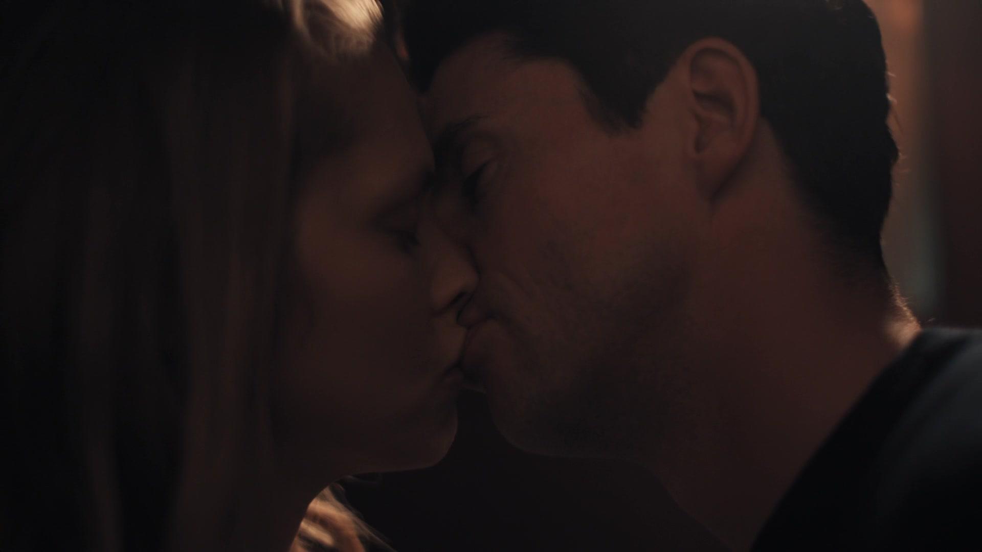 A_Discovery_of_Witches_S01E03_1080p_ATP_5996.jpg A_Discovery_of_Witches_S01E03_1080p_ATP_5996.jpg