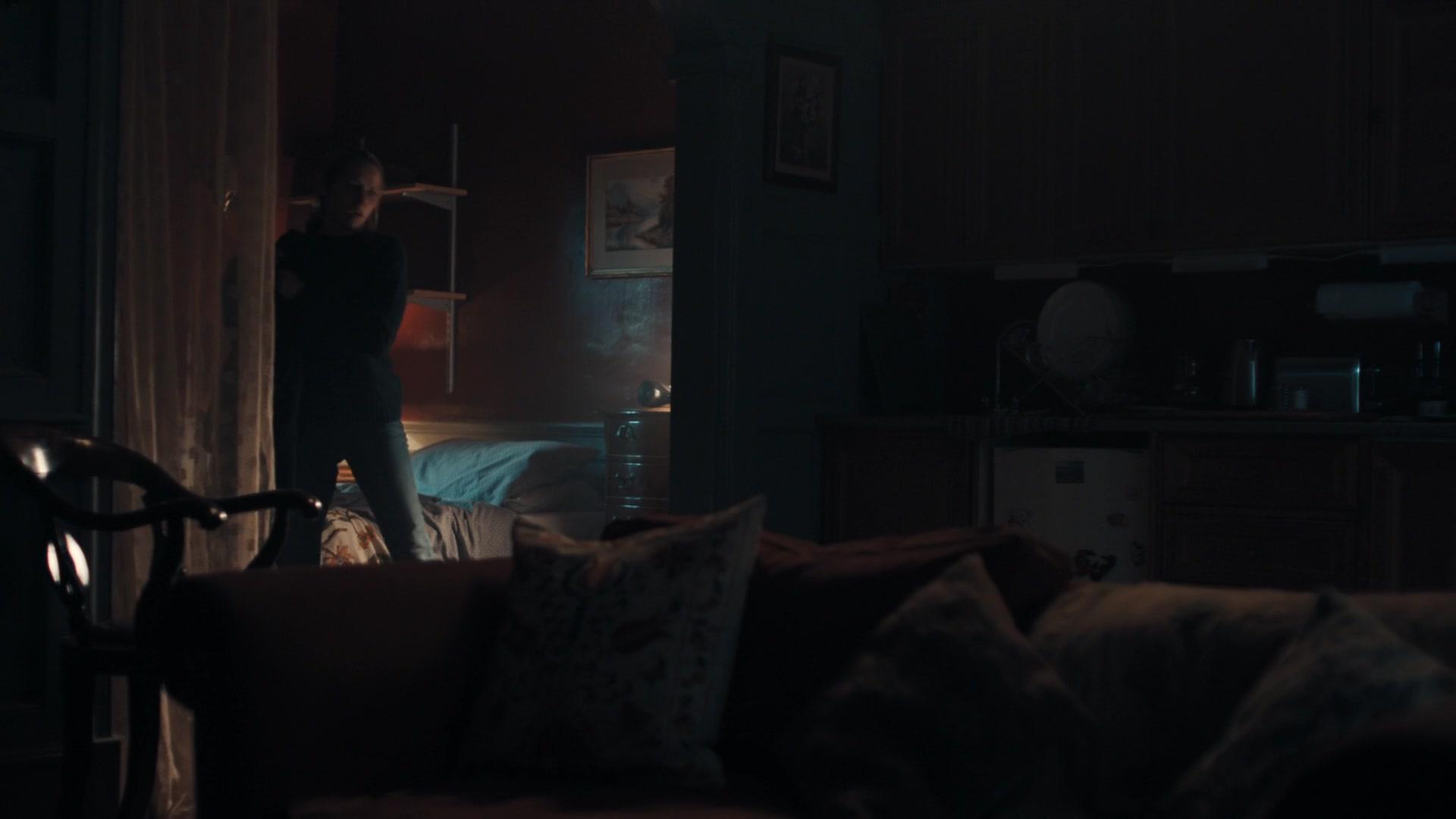 A_Discovery_of_Witches_S01E03_1080p_ATP_6002.jpg A_Discovery_of_Witches_S01E03_1080p_ATP_6002.jpg
