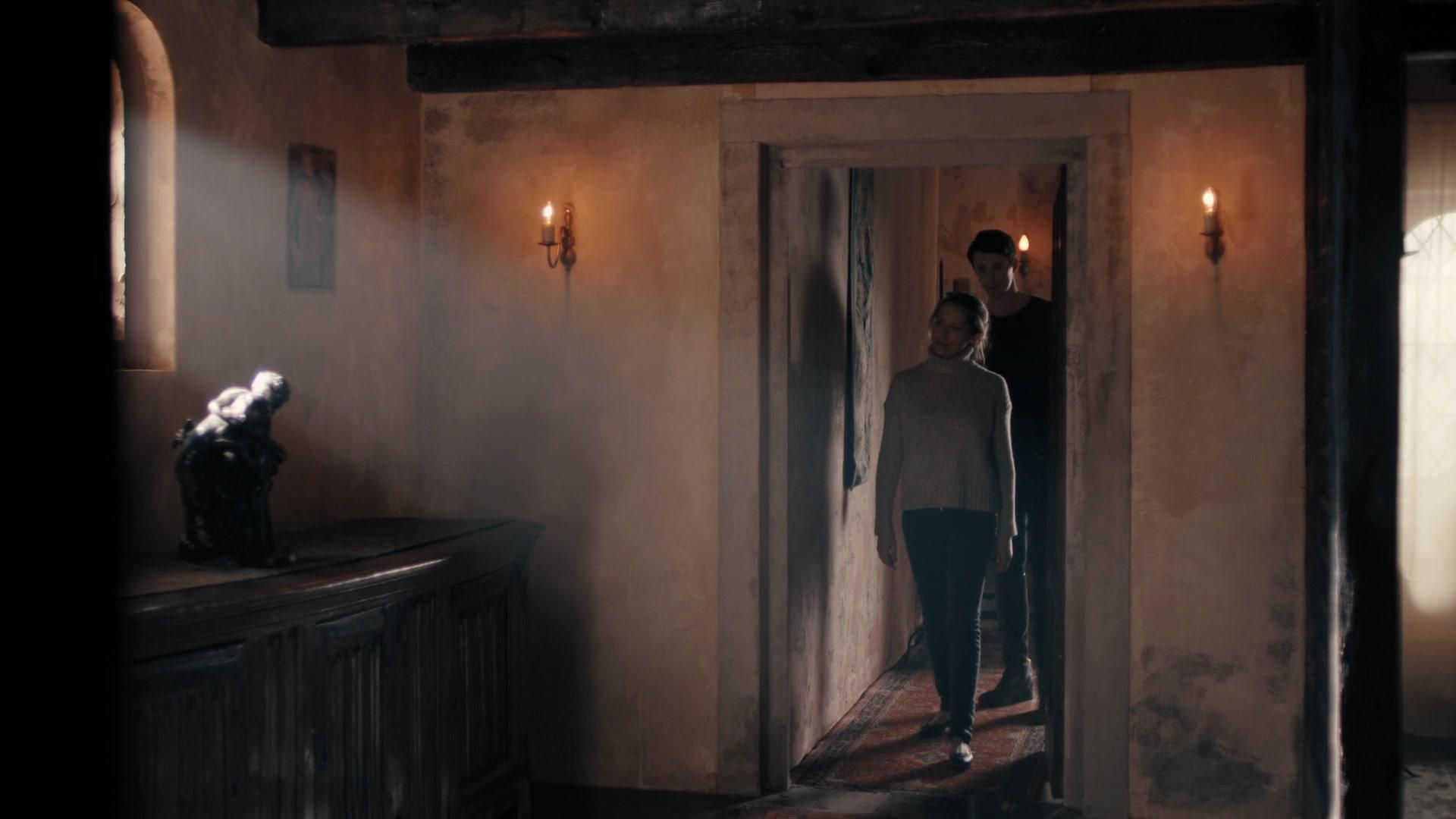 A_Discovery_of_Witches_S01E04_1080p_ATP_1808.jpg A_Discovery_of_Witches_S01E04_1080p_ATP_1808.jpg