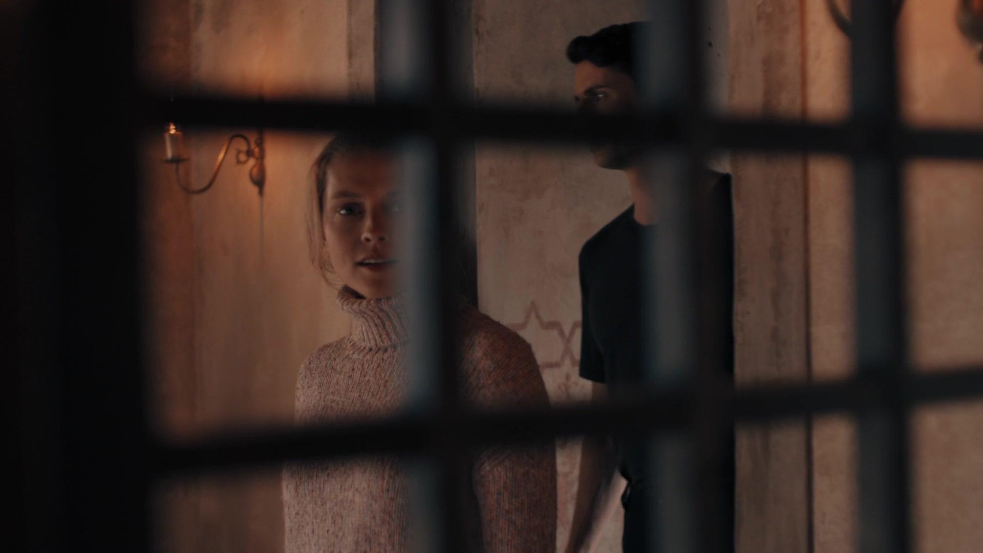 A_Discovery_of_Witches_S01E04_1080p_ATP_1817.jpg