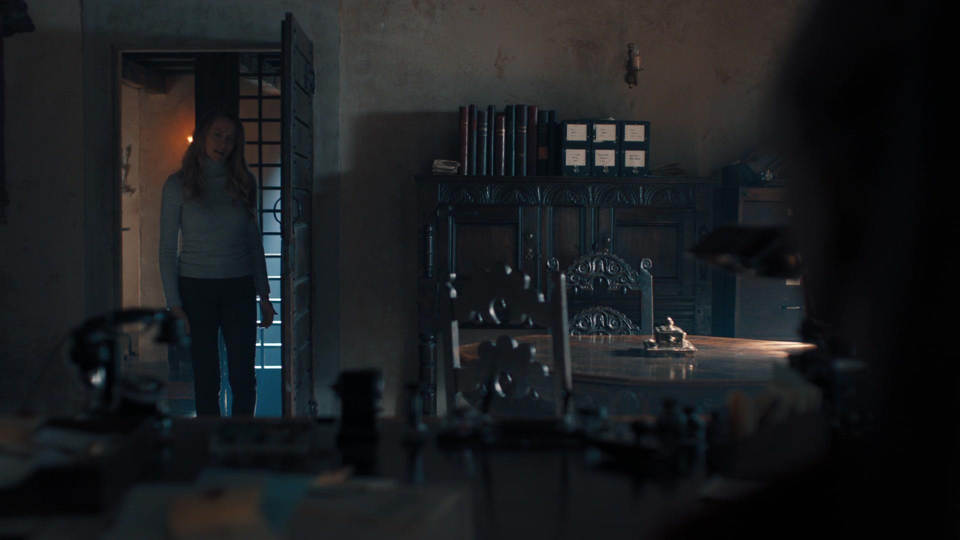 A_Discovery_of_Witches_S01E04_1080p_ATP_3771.jpg