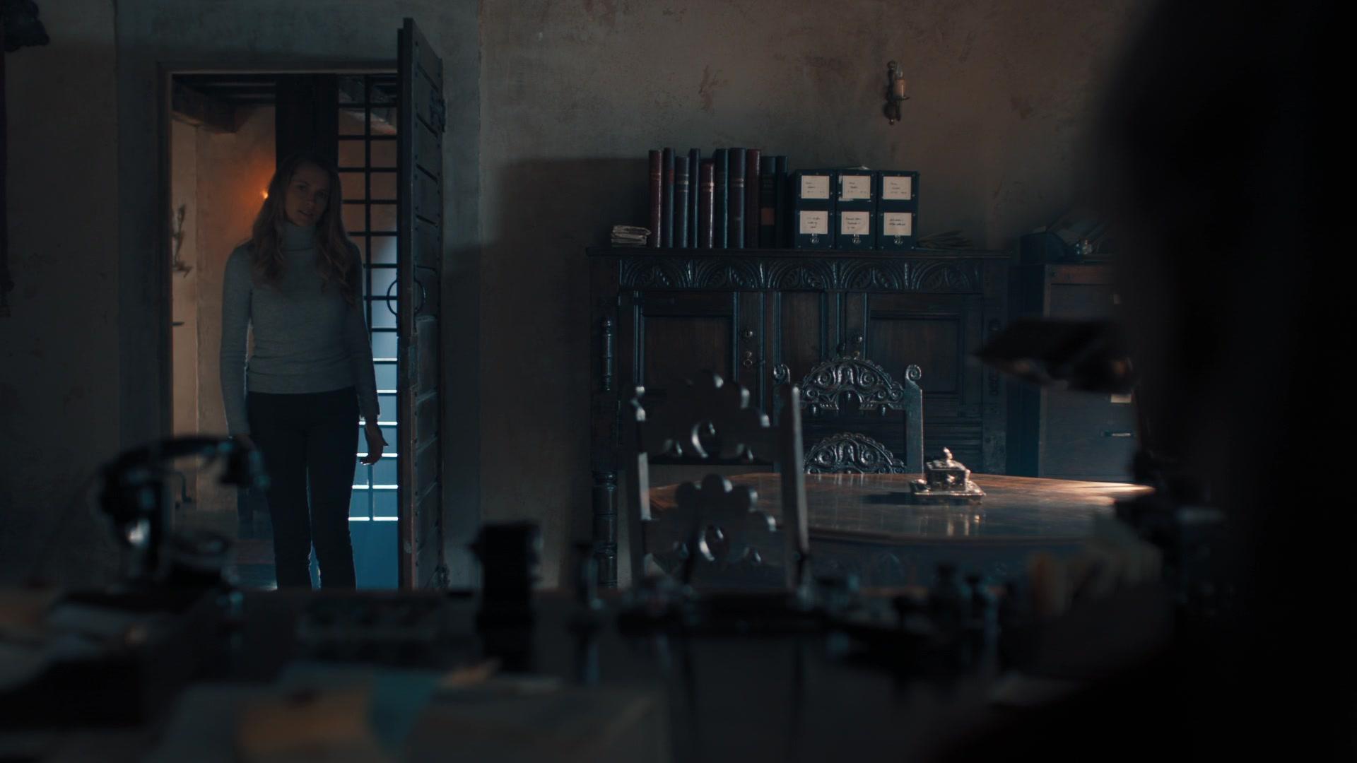 A_Discovery_of_Witches_S01E04_1080p_ATP_3772.jpg